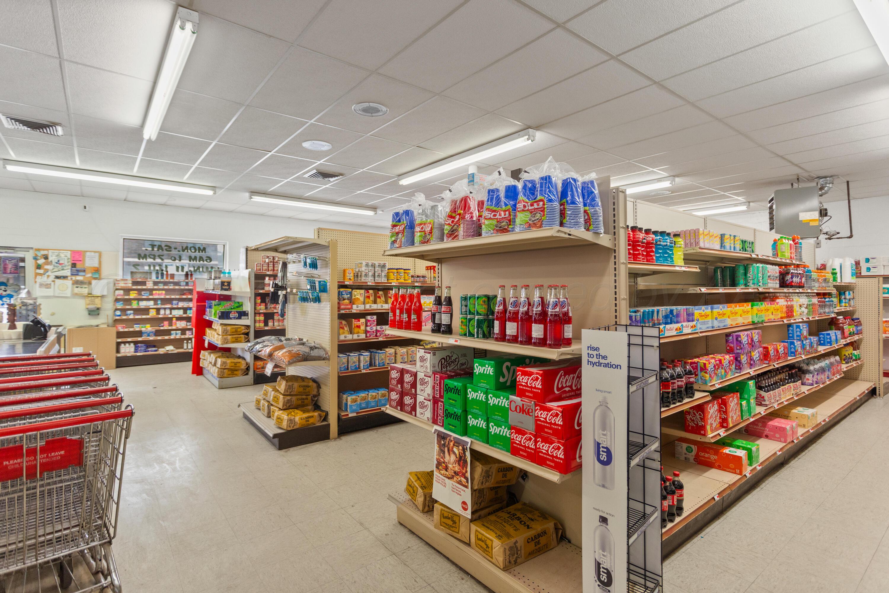 105 E Commercial Street Property Photo 7