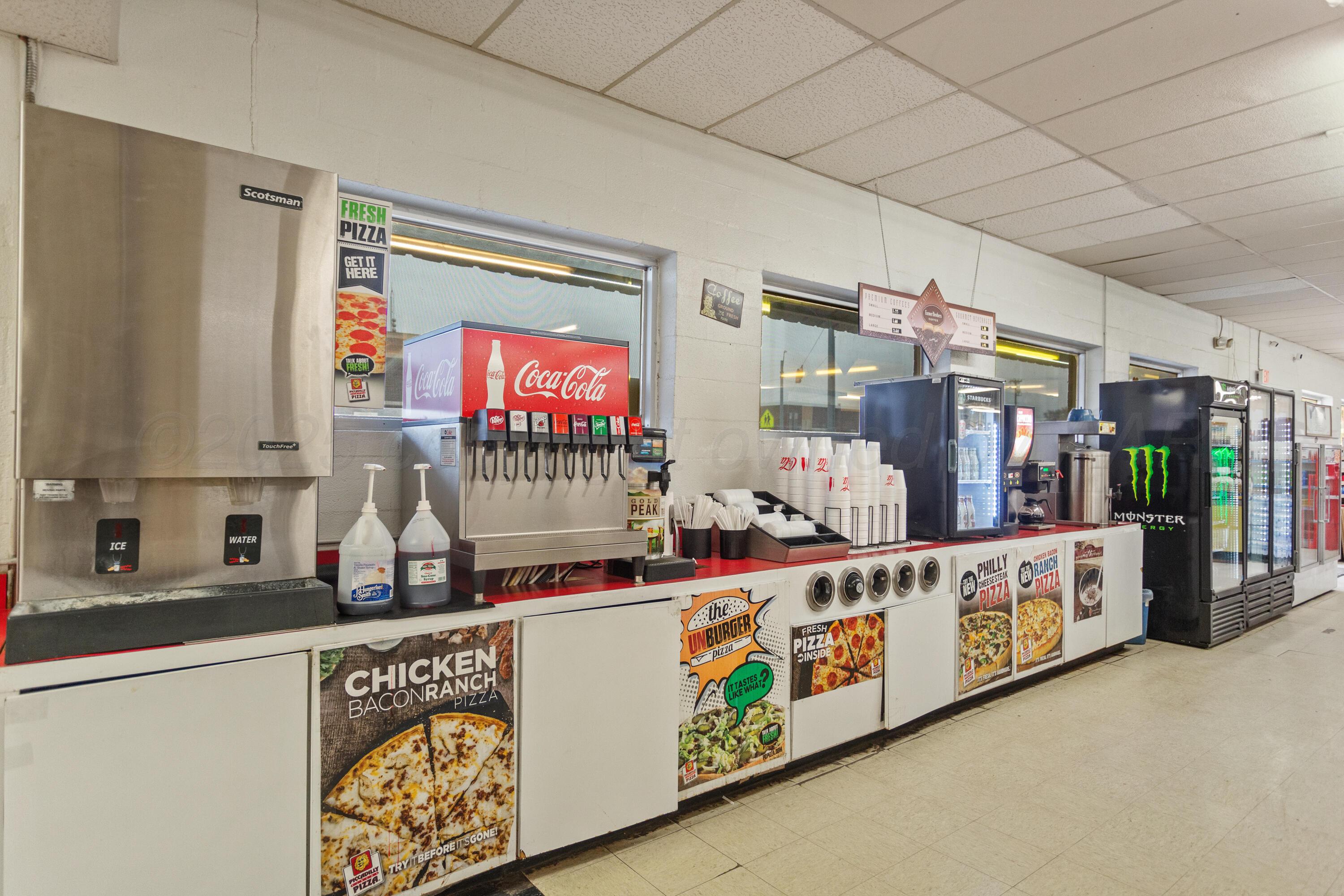 105 E Commercial Street Property Photo 14