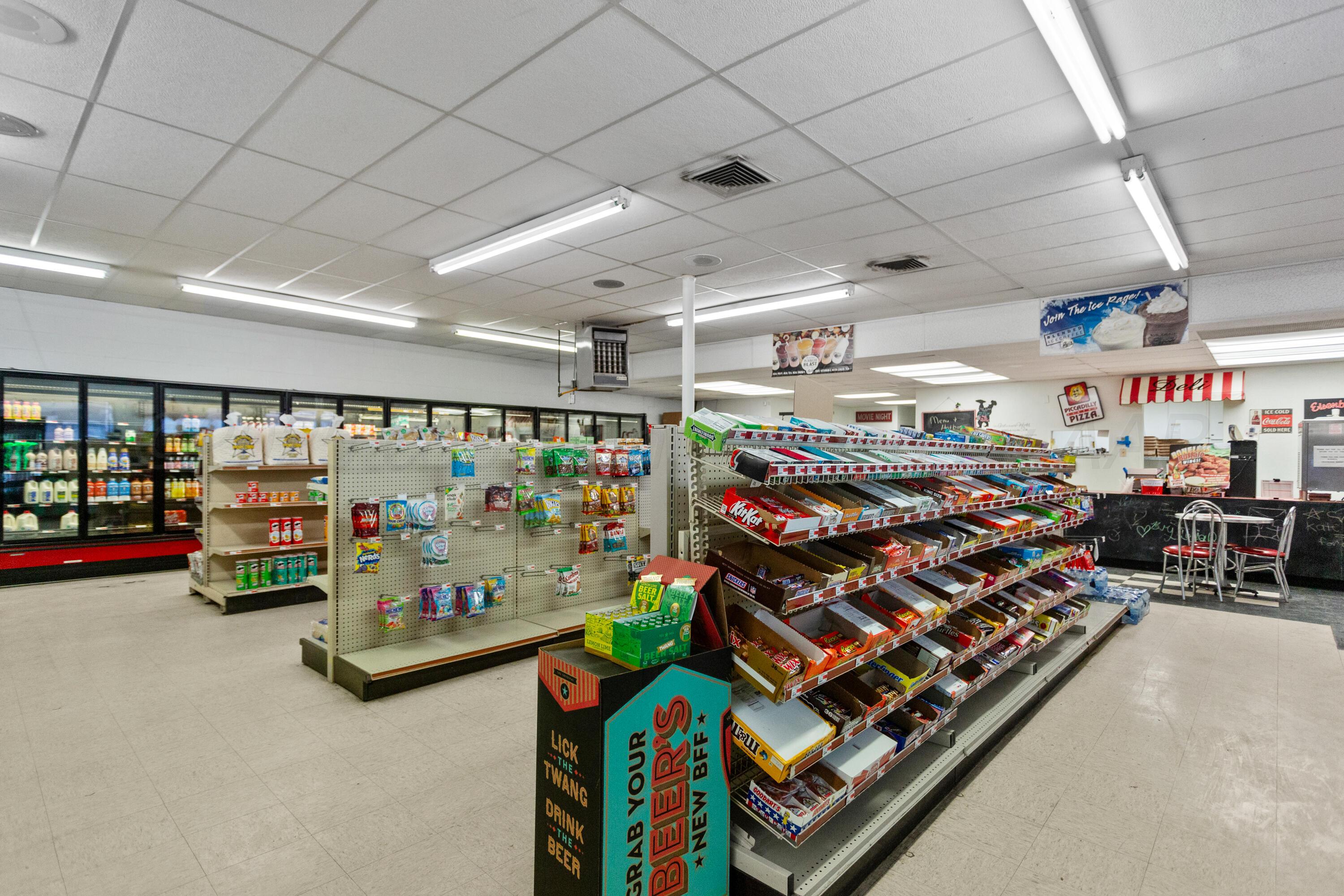 105 E Commercial Street Property Photo 15