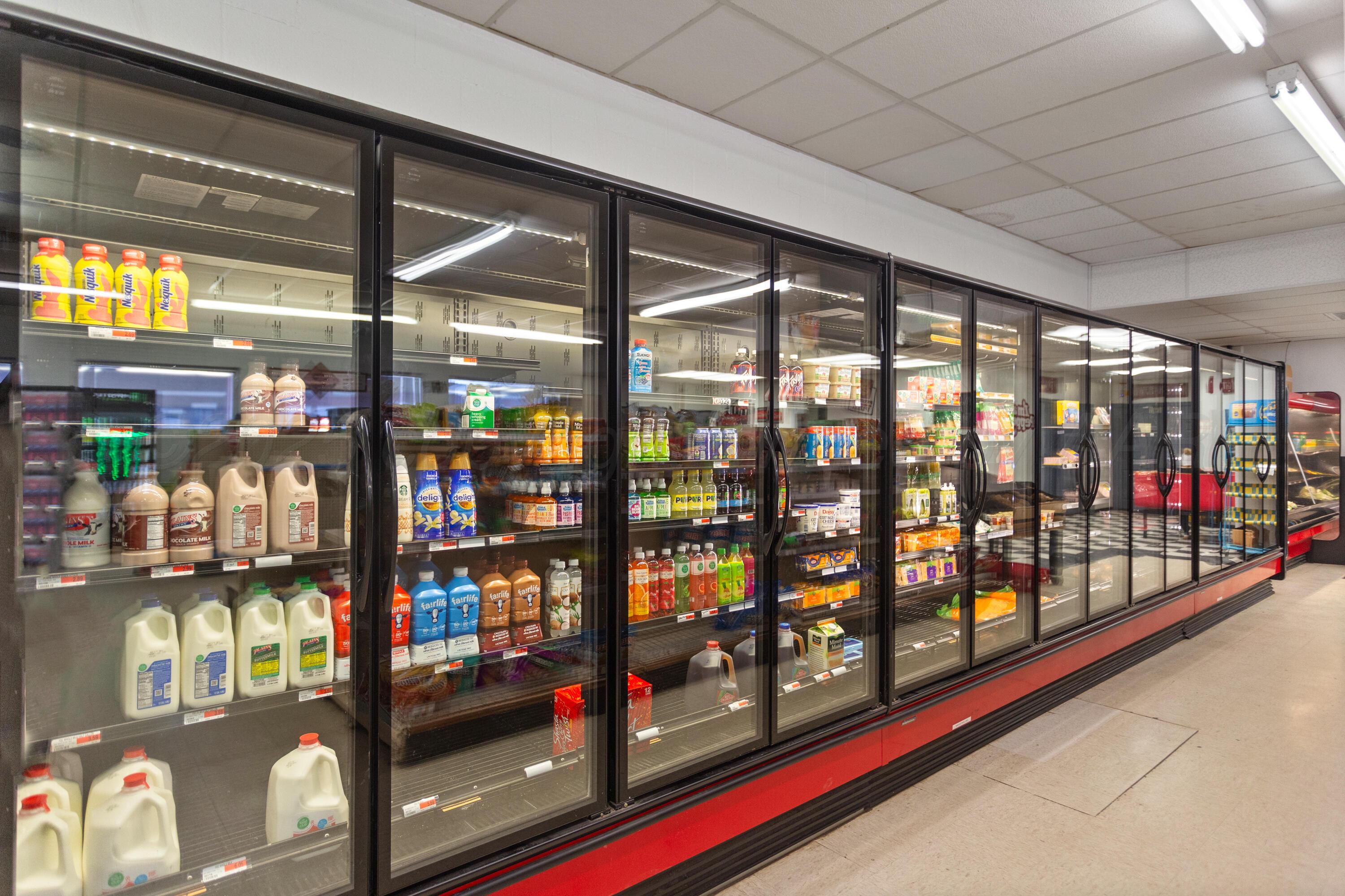 105 E Commercial Street Property Photo 17