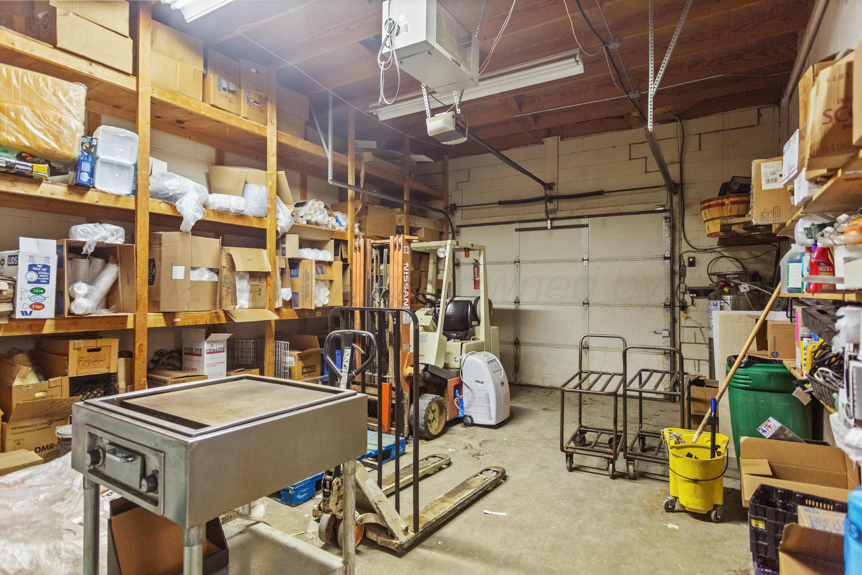 105 E Commercial Street Property Photo 31