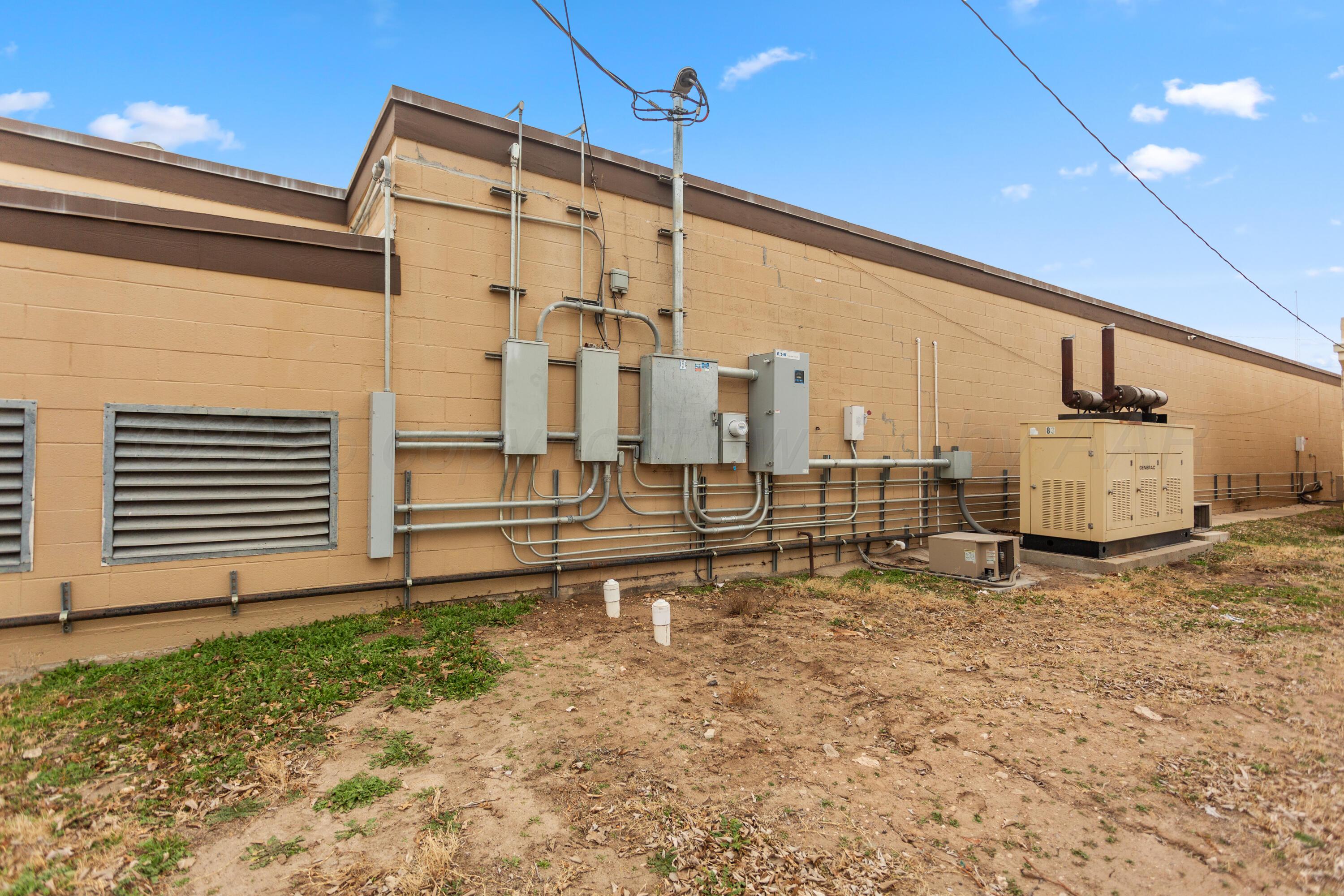 105 E Commercial Street Property Photo 32