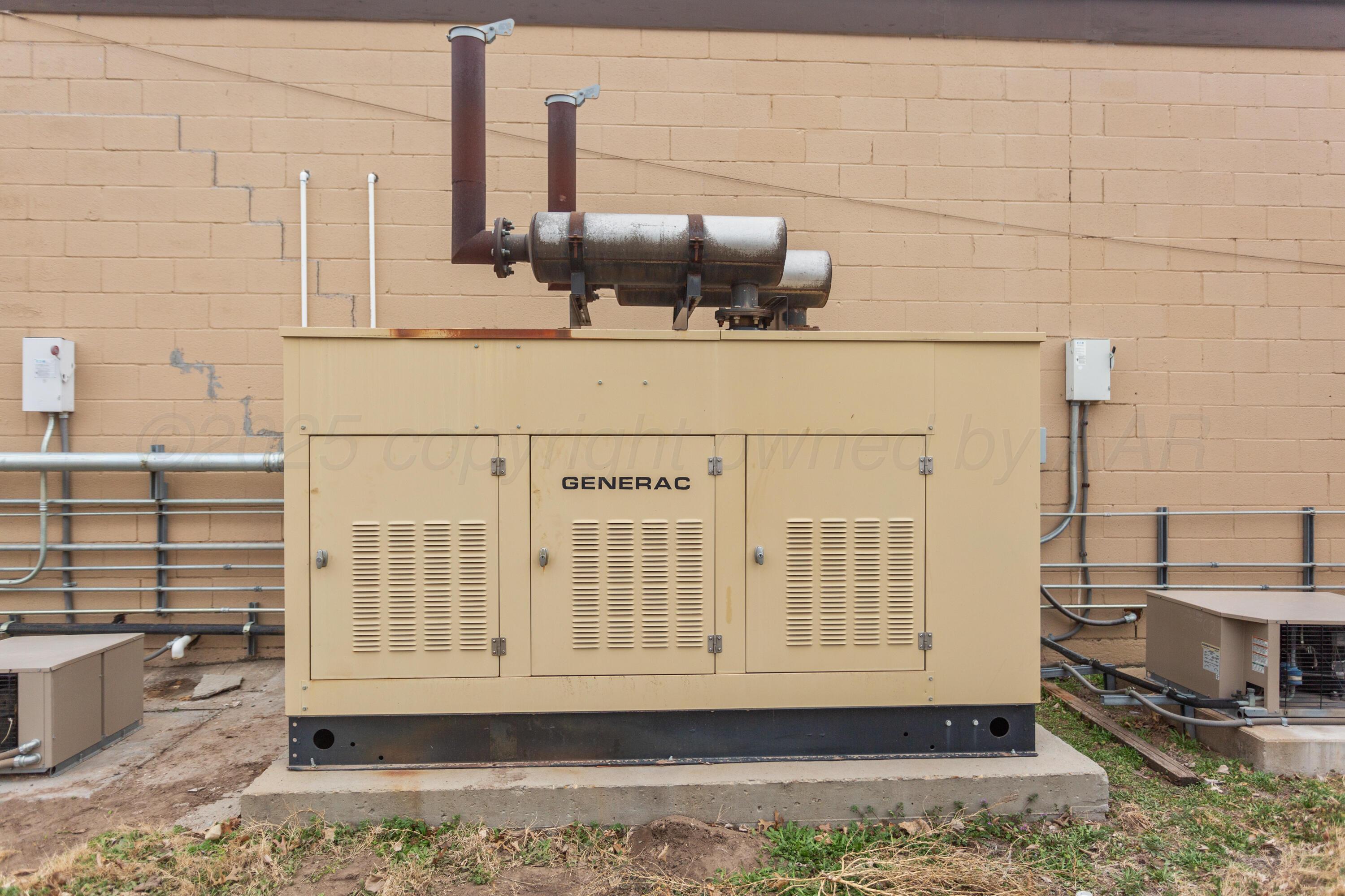 105 E Commercial Street Property Photo 34