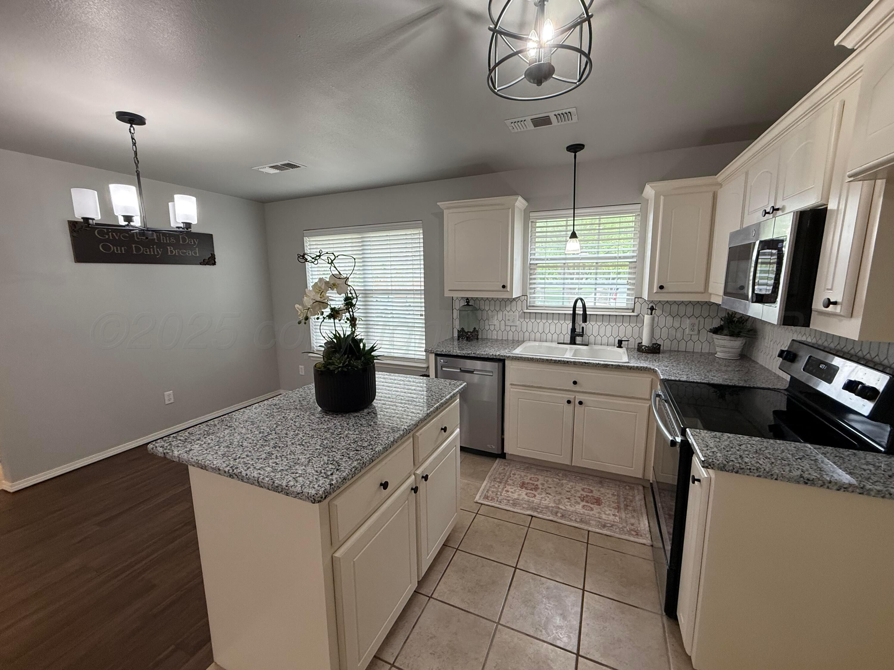 3808 Willow Street Property Photo