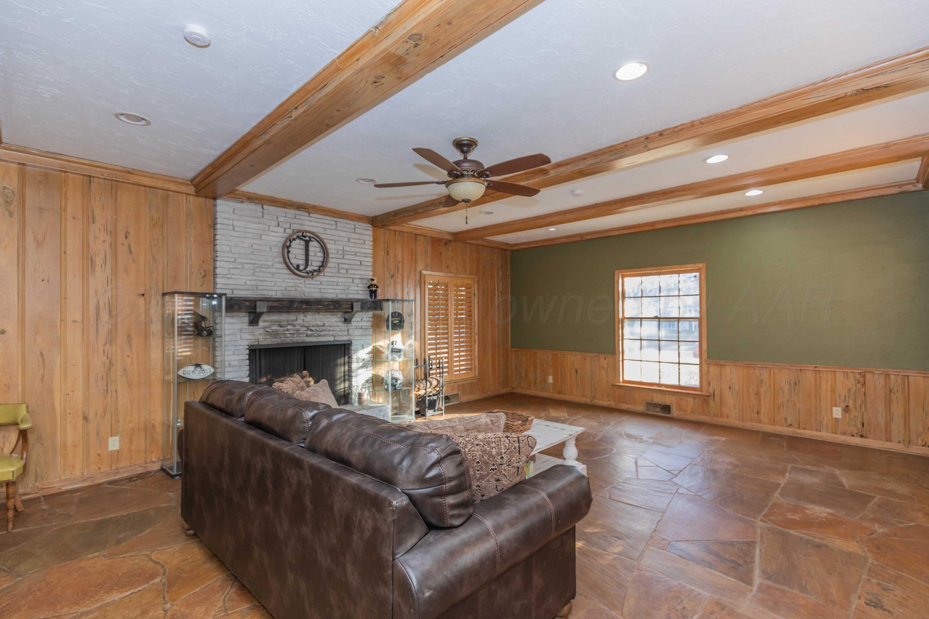 1318 Broadmoor Street Property Photo 3