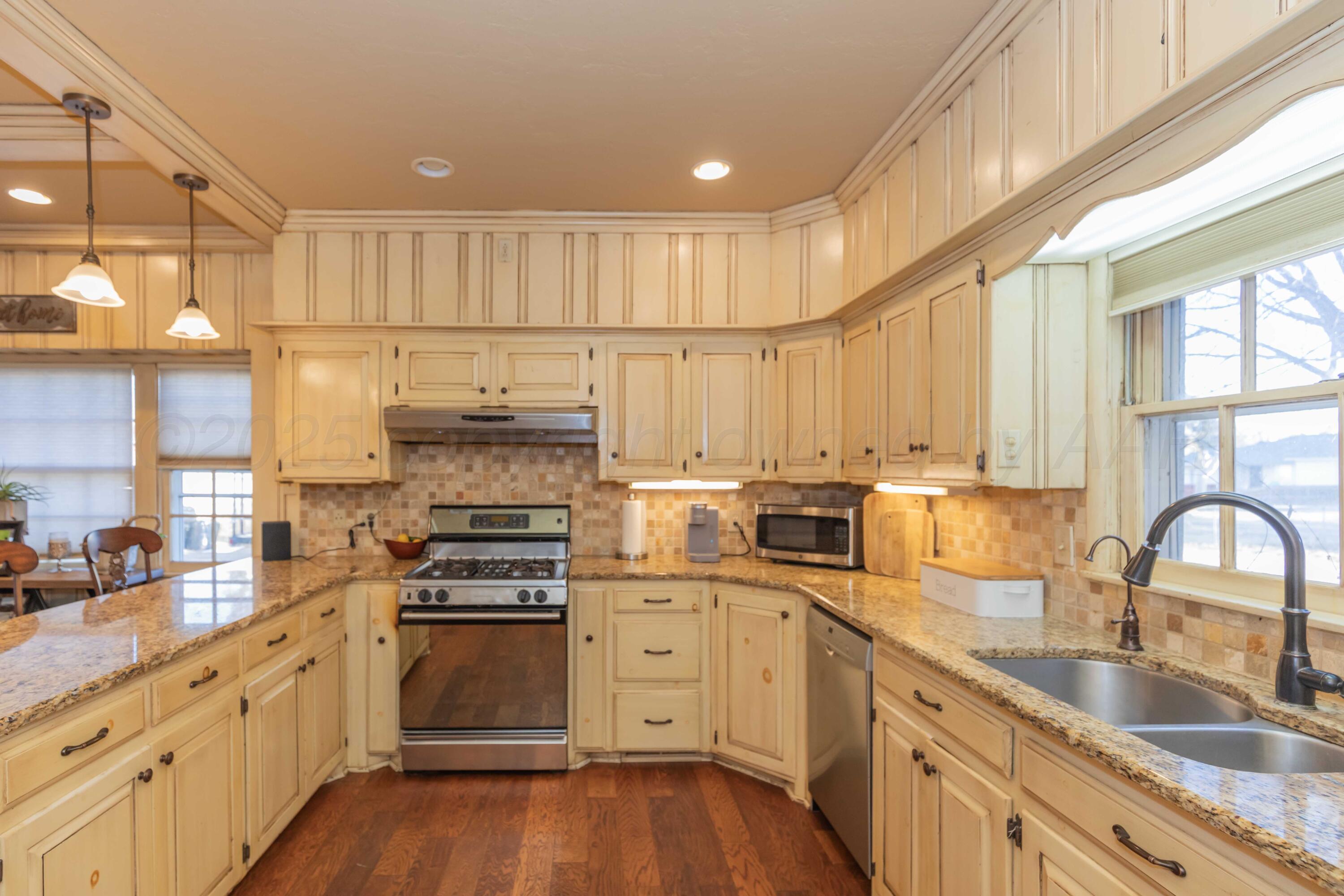 1318 Broadmoor Street Property Photo 7