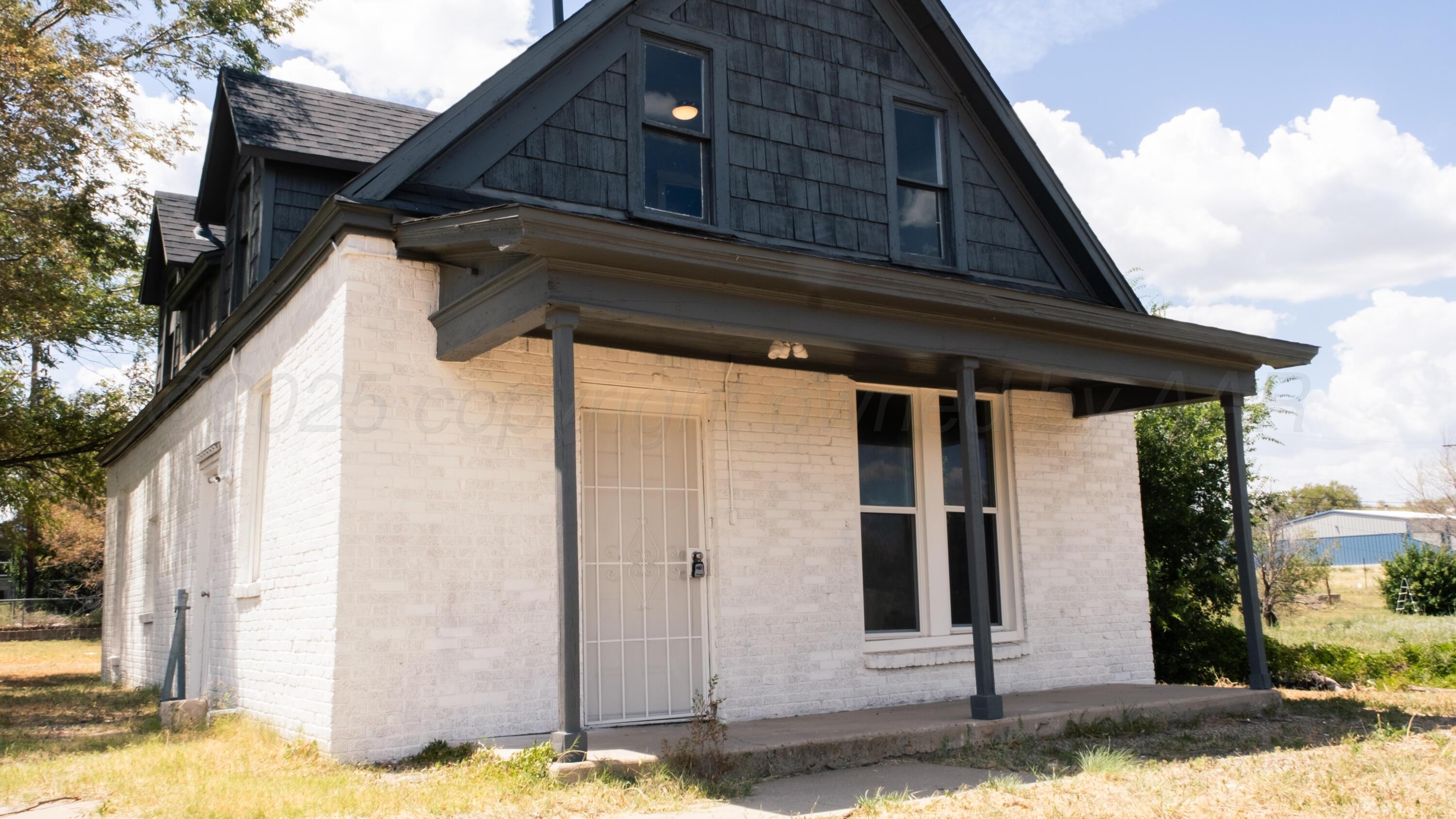 1805 N Adams Street Property Photo