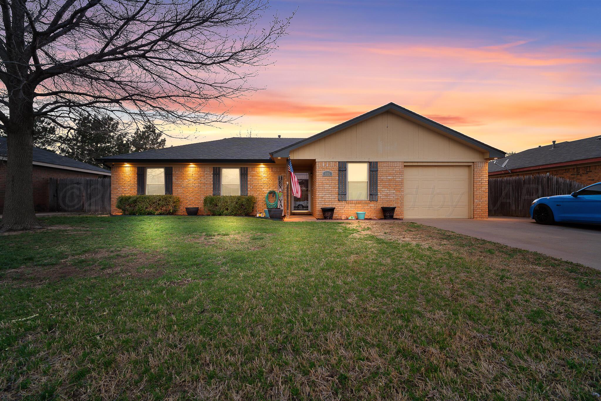 806 Santa Fe Trail Property Photo