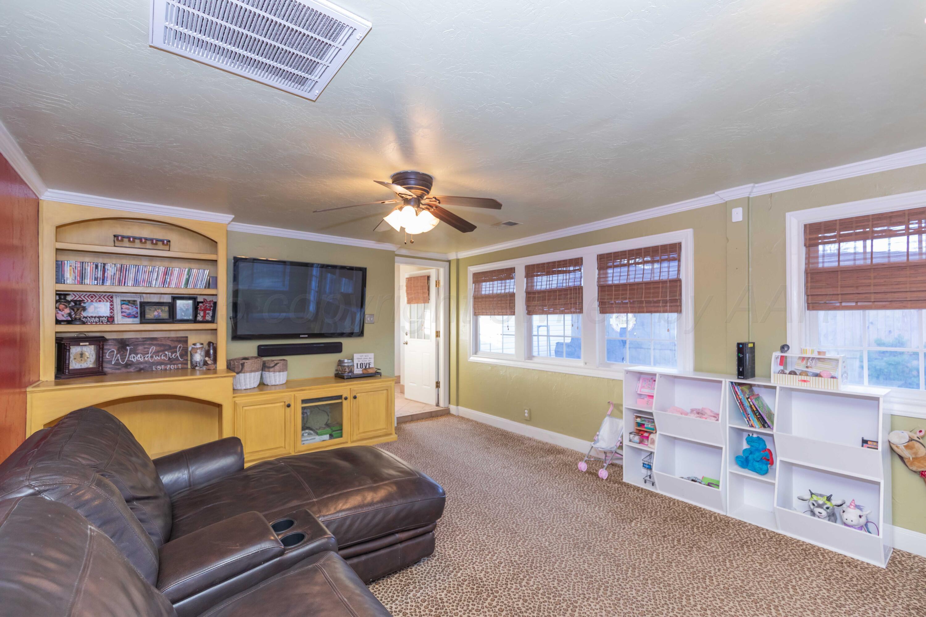 2615 Mockingbird Lane Property Photo 14