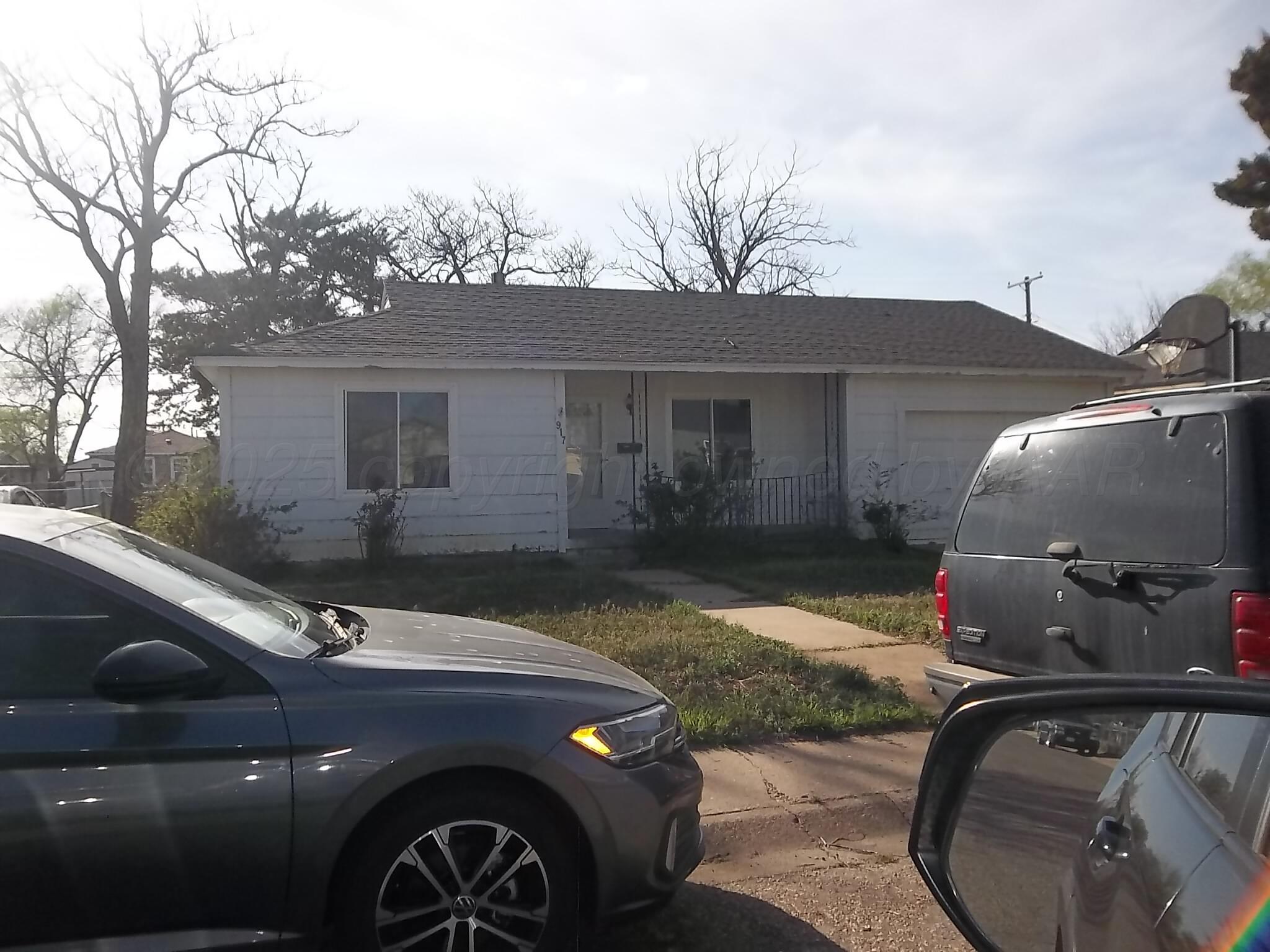 917 Dahlia Street Property Photo