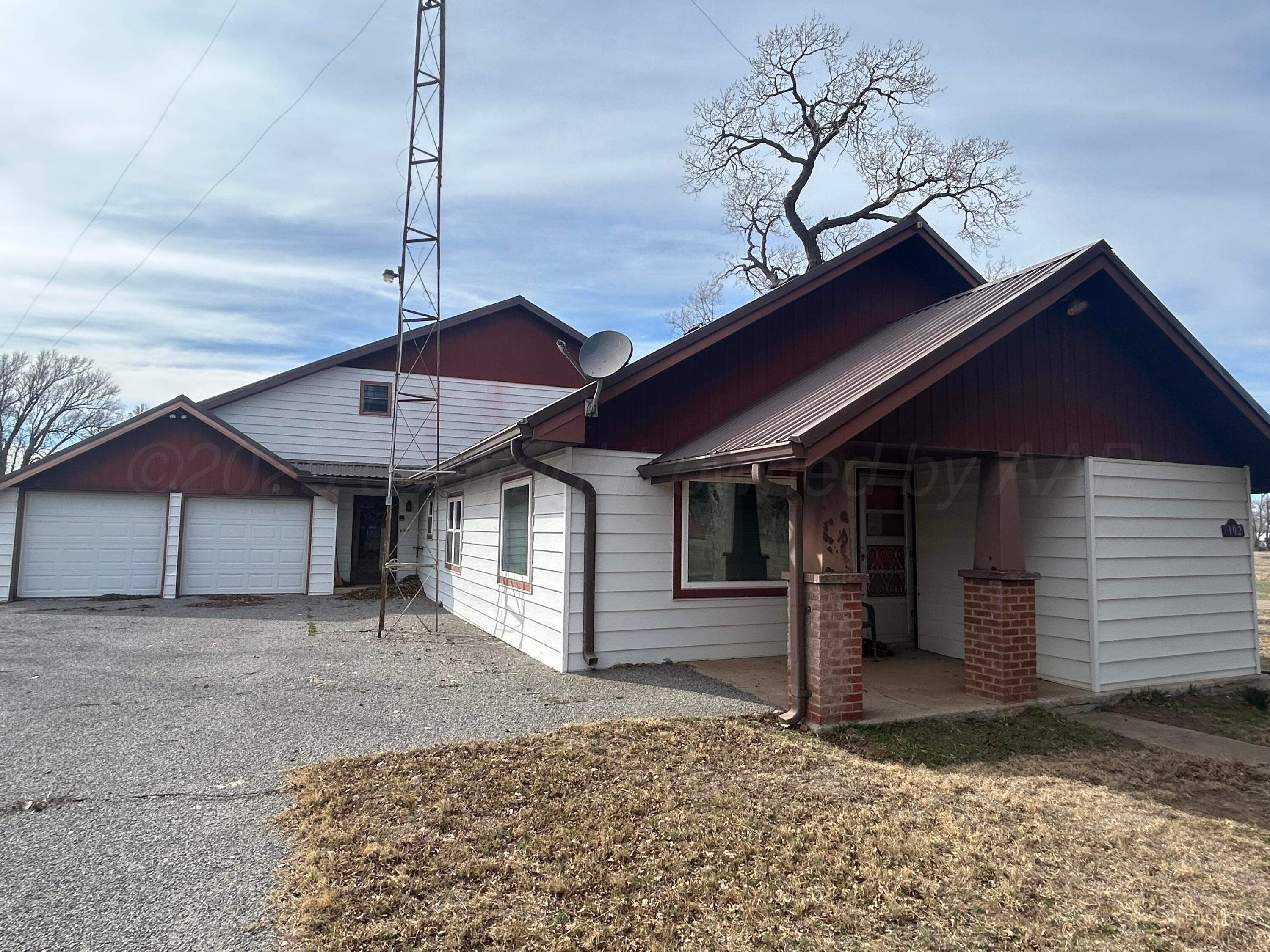 102 Willow Street Property Photo