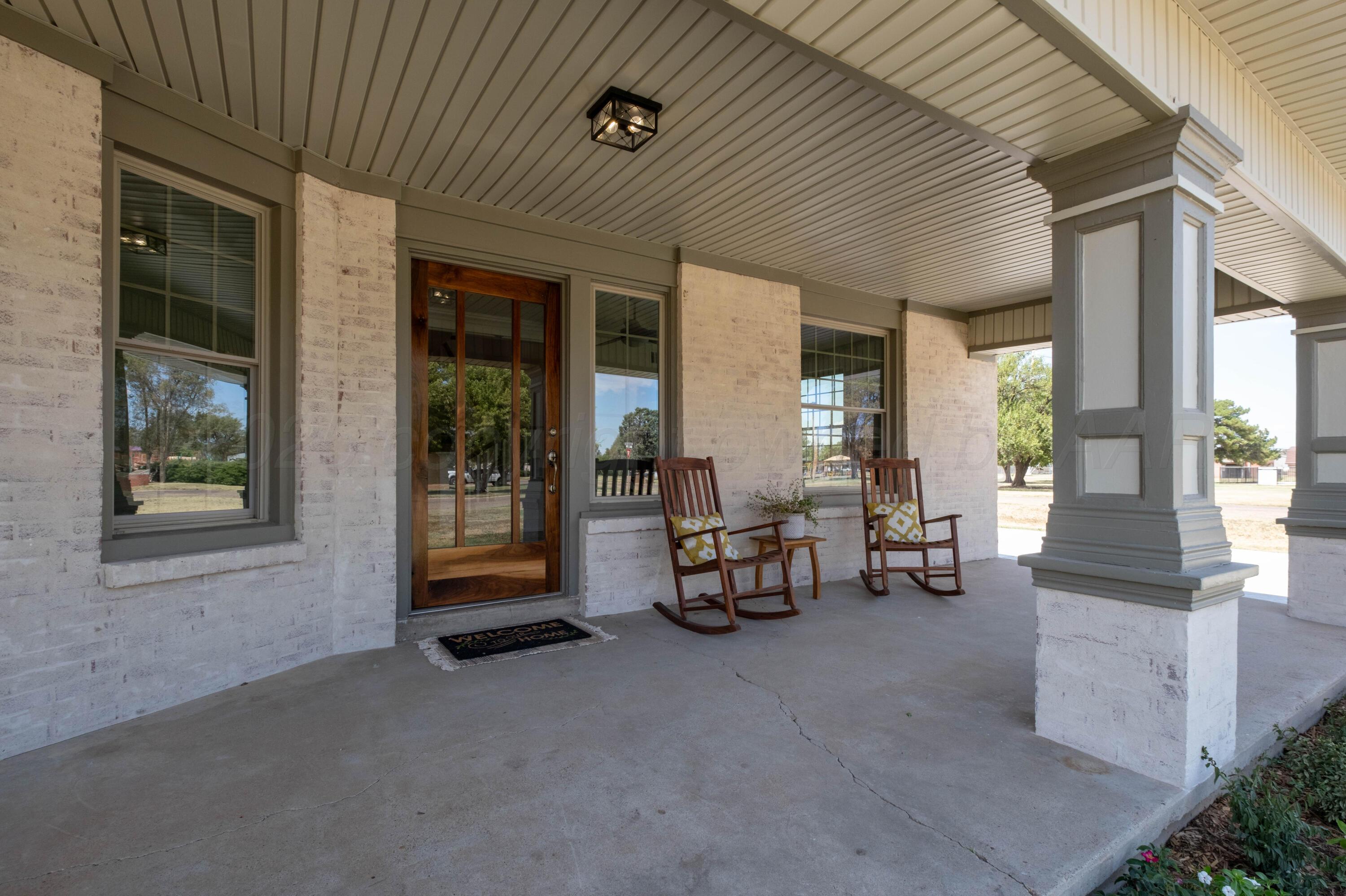 1111 Charles Avenue Property Photo 4