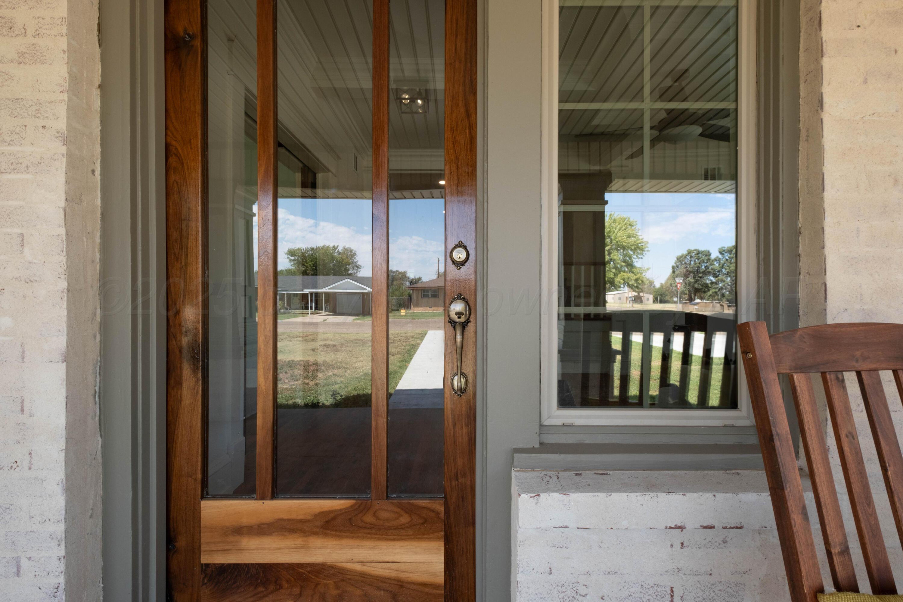 1111 Charles Avenue Property Photo 5