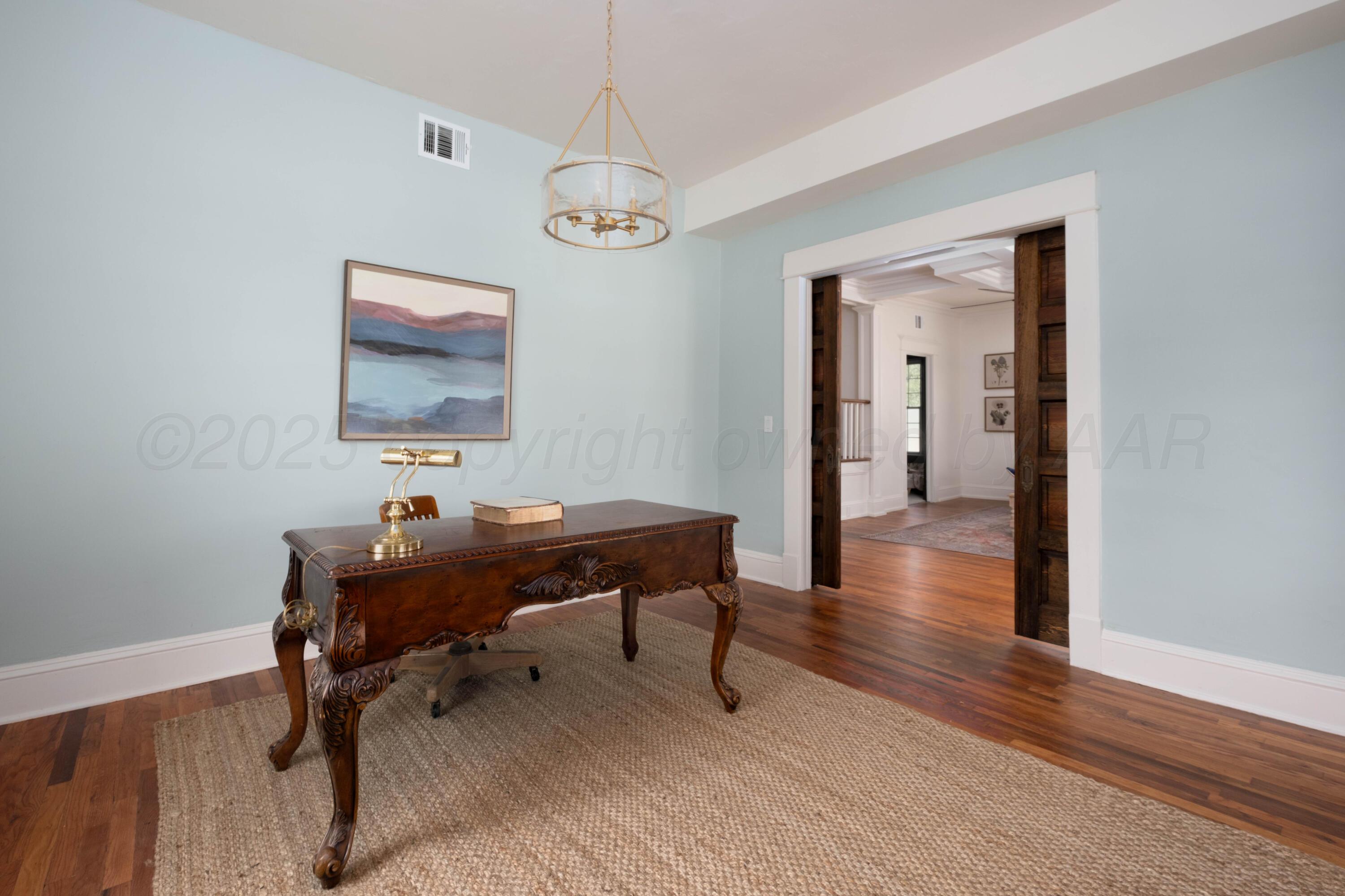 1111 Charles Avenue Property Photo 12