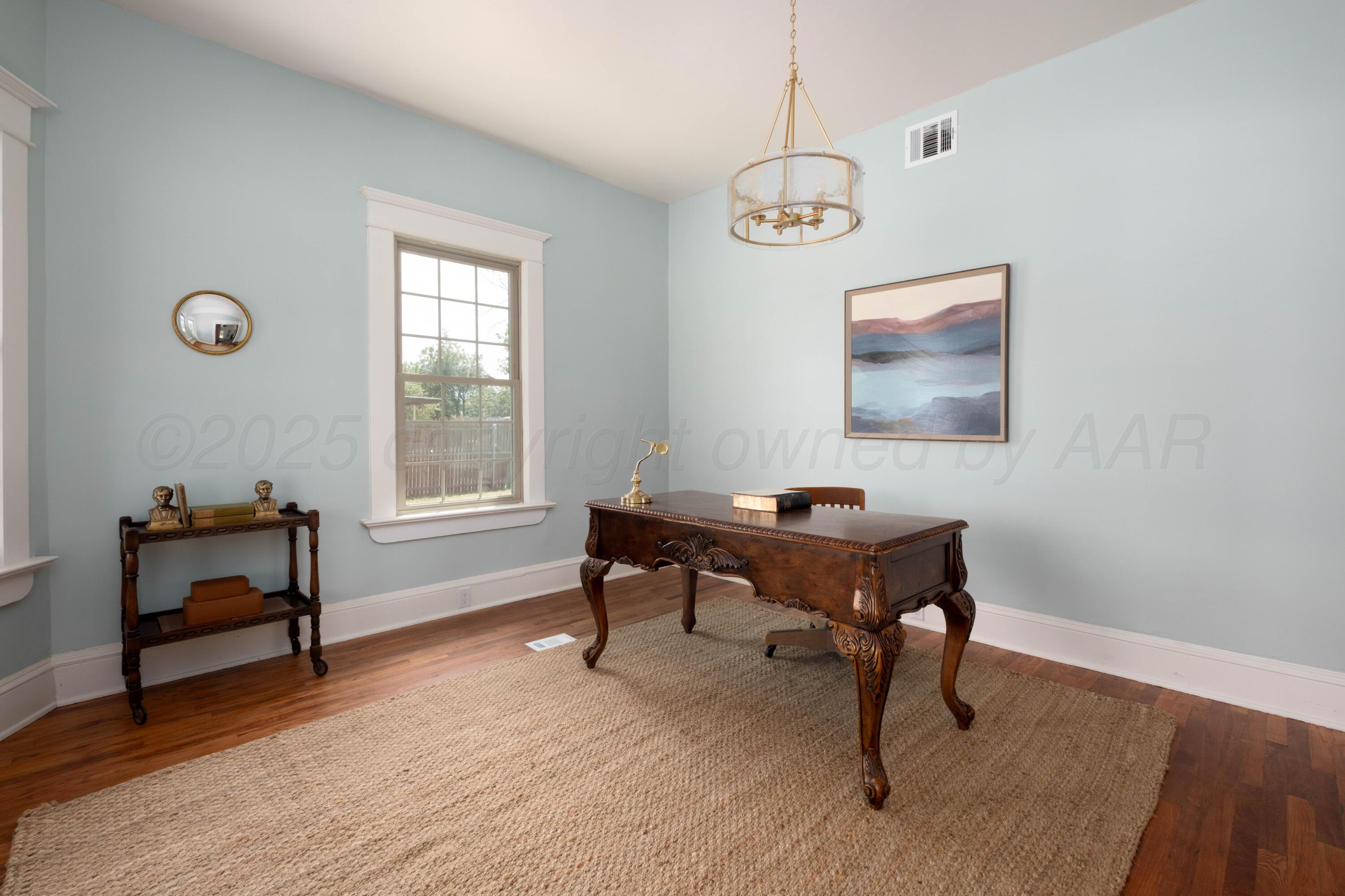 1111 Charles Avenue Property Photo 14