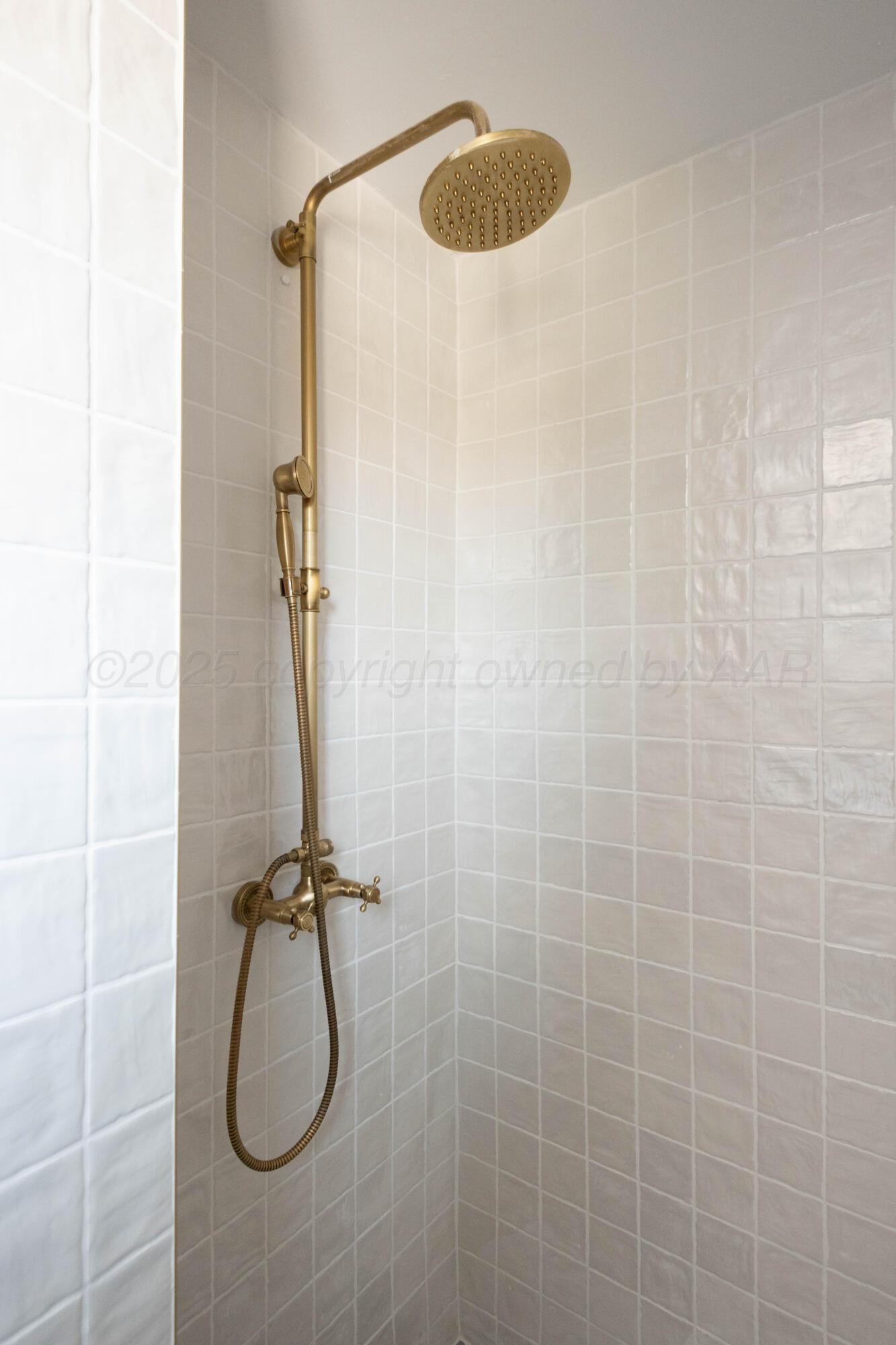 1111 Charles Avenue Property Photo 20