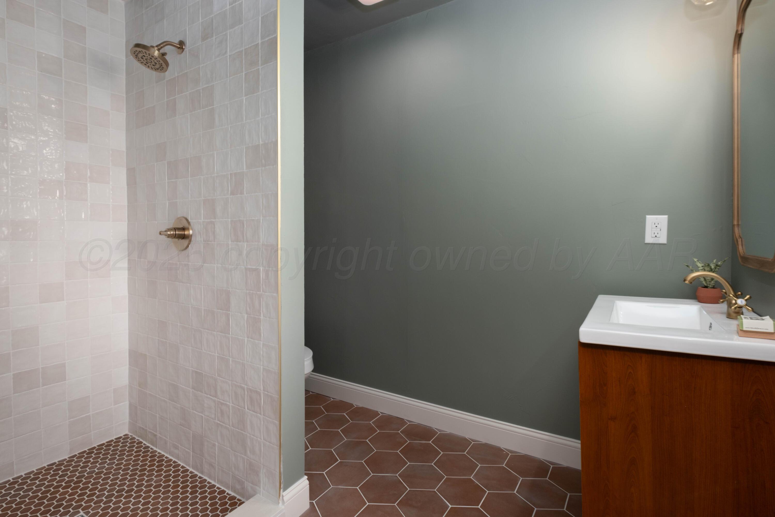 1111 Charles Avenue Property Photo 40