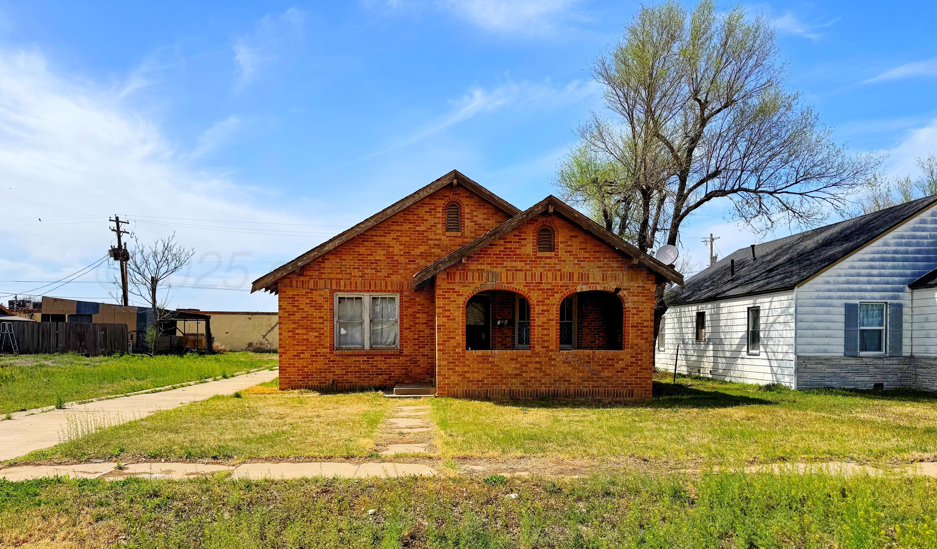 214 S Baylor Street Property Photo