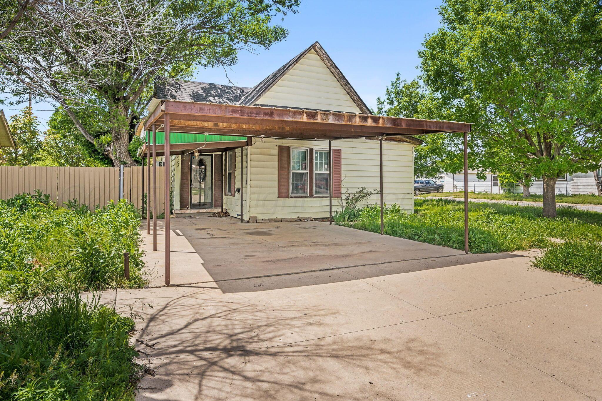 102 S Sumner Street Property Photo