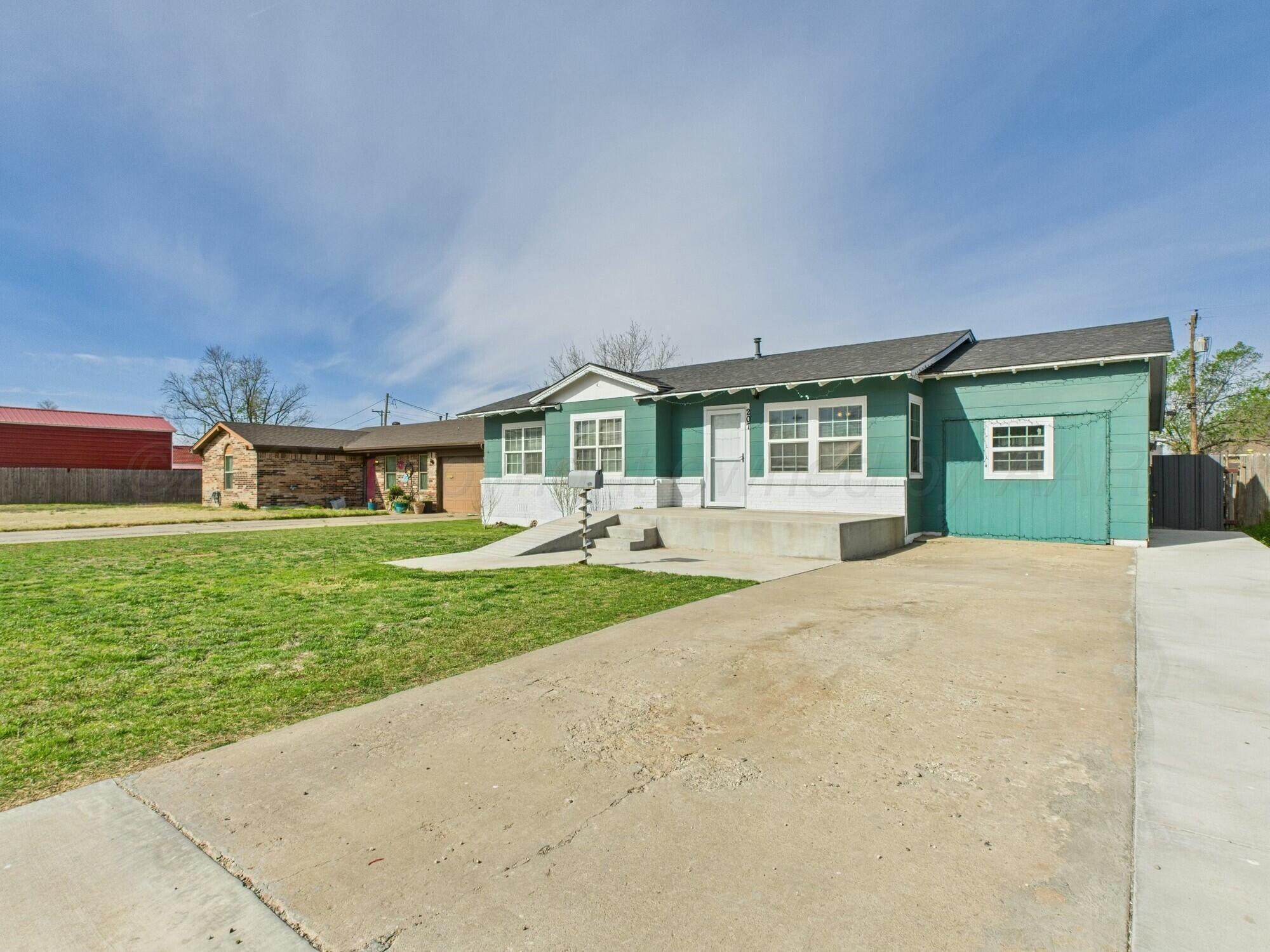 207 Pear Avenue Property Photo