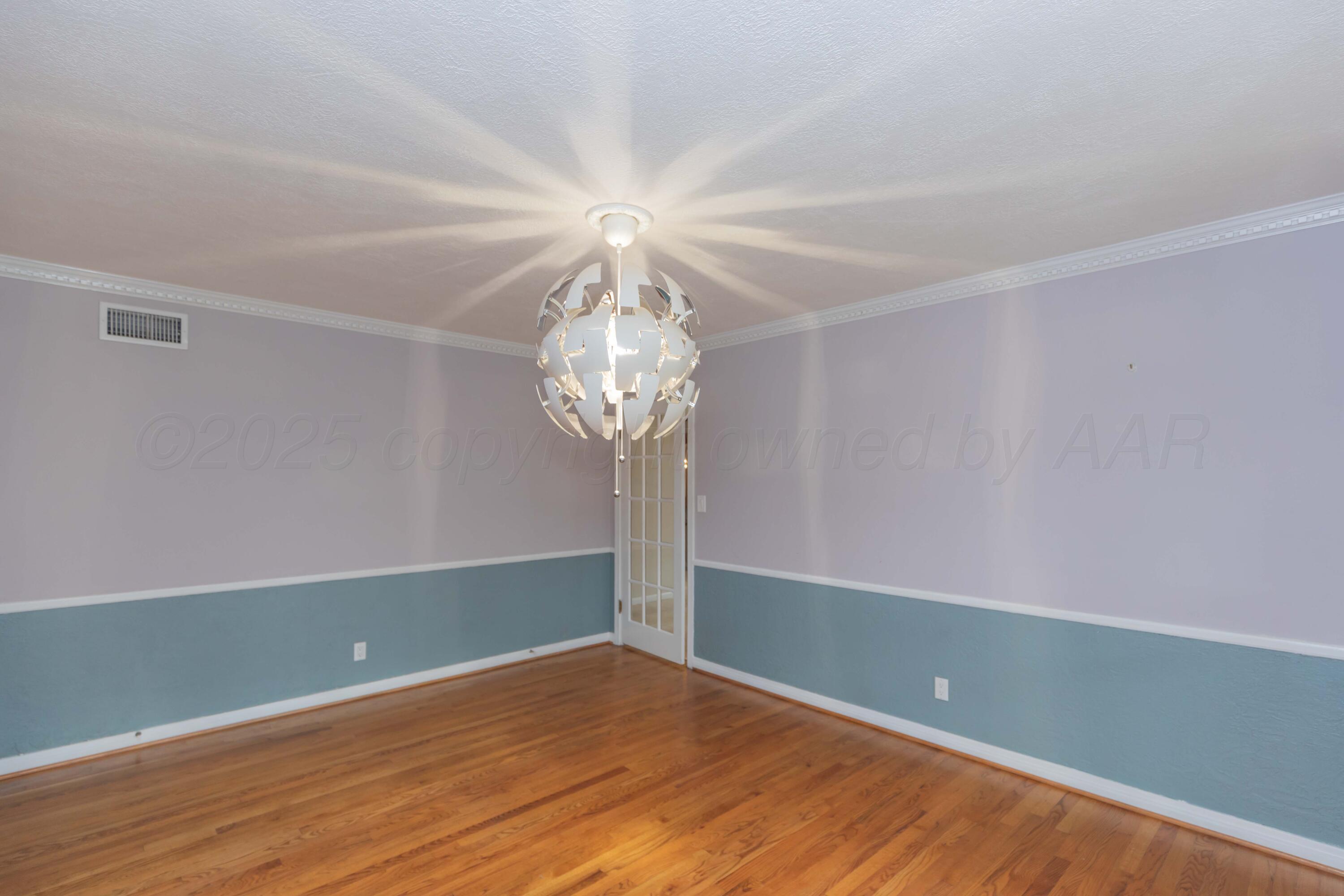 1506 Crockett Street Property Photo 7