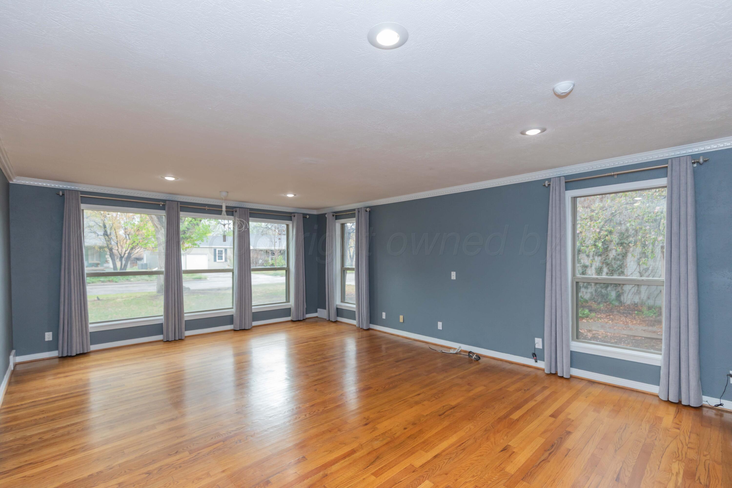 1506 Crockett Street Property Photo 10