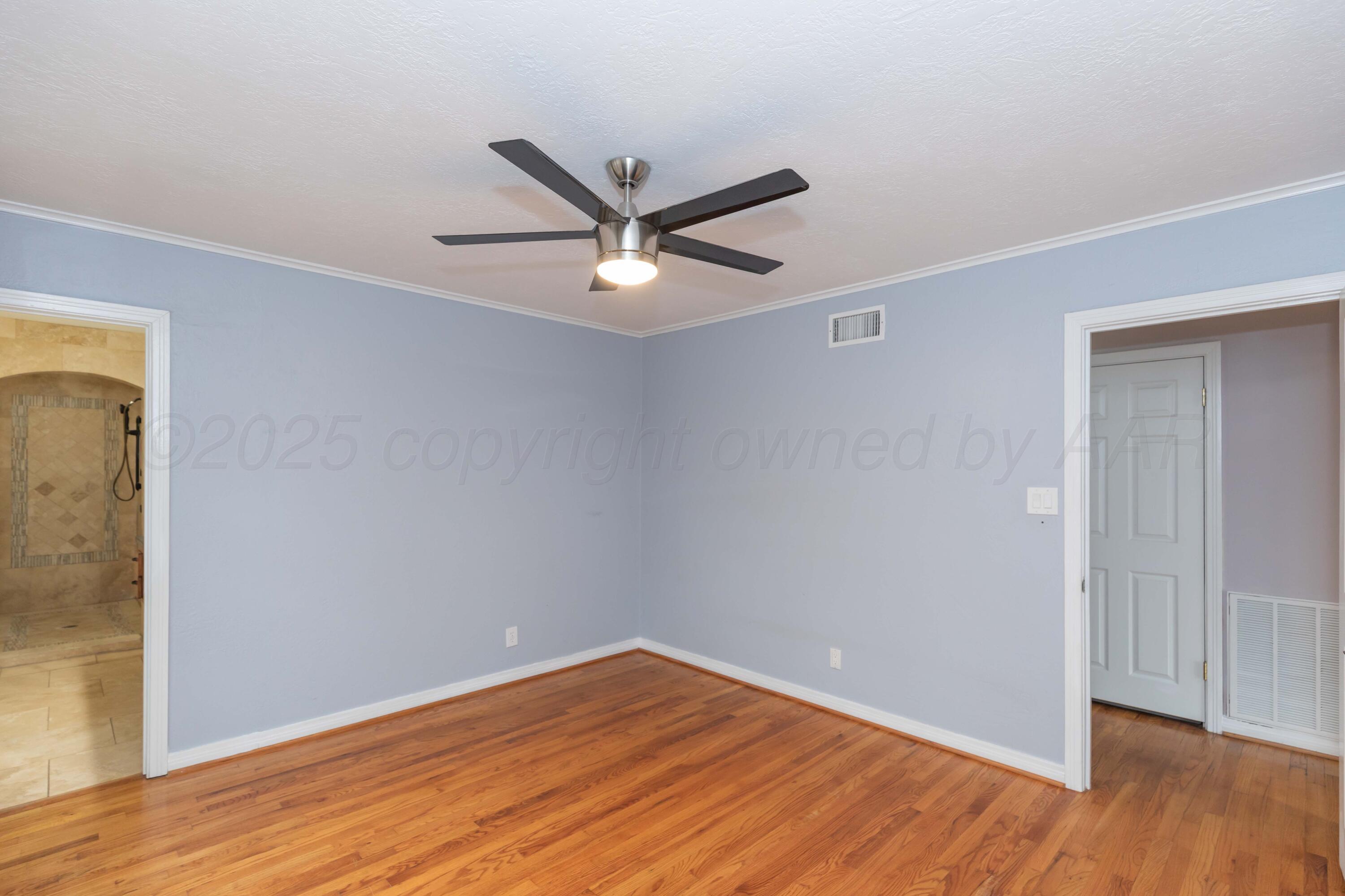 1506 Crockett Street Property Photo 27