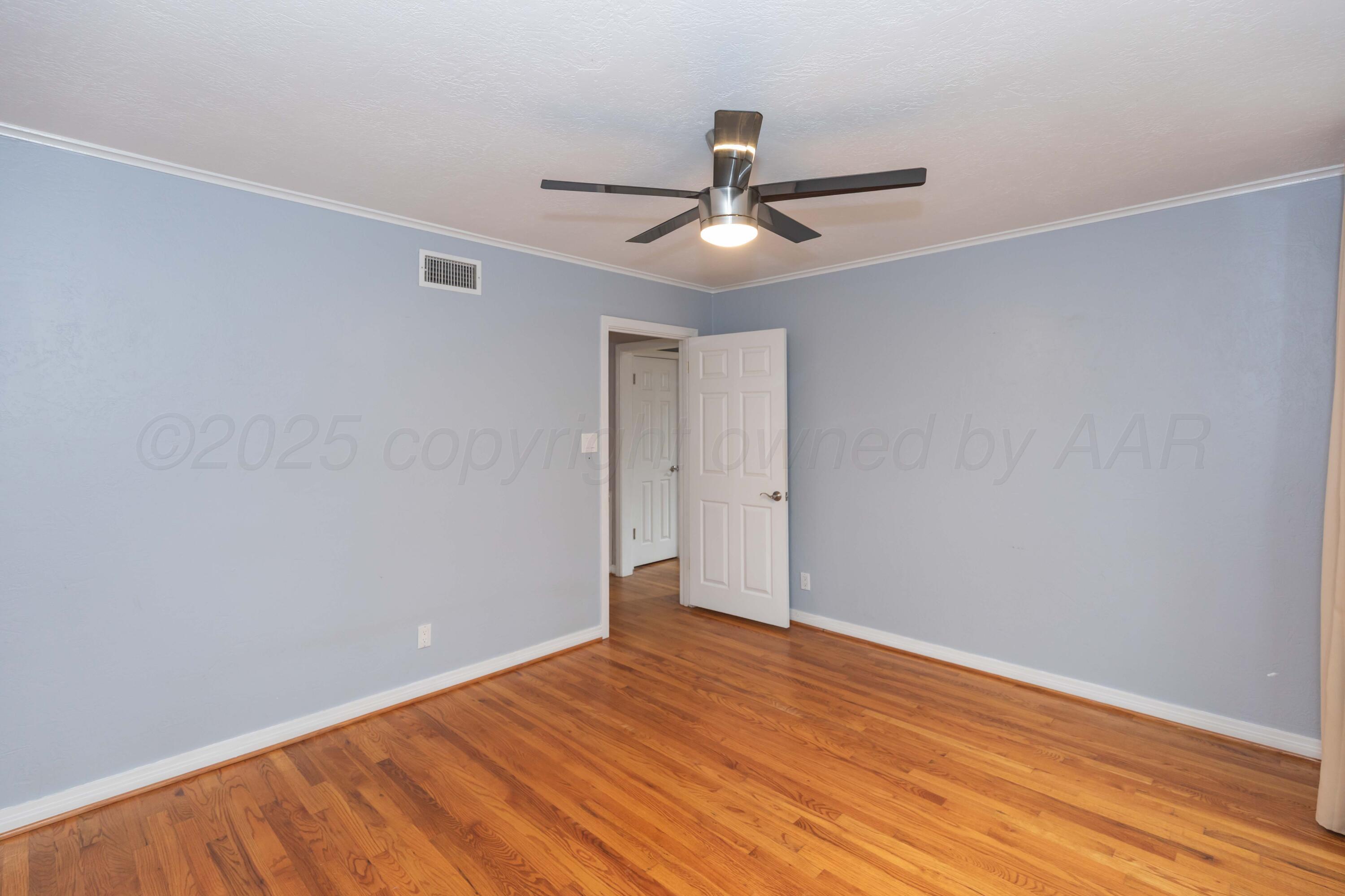 1506 Crockett Street Property Photo 29