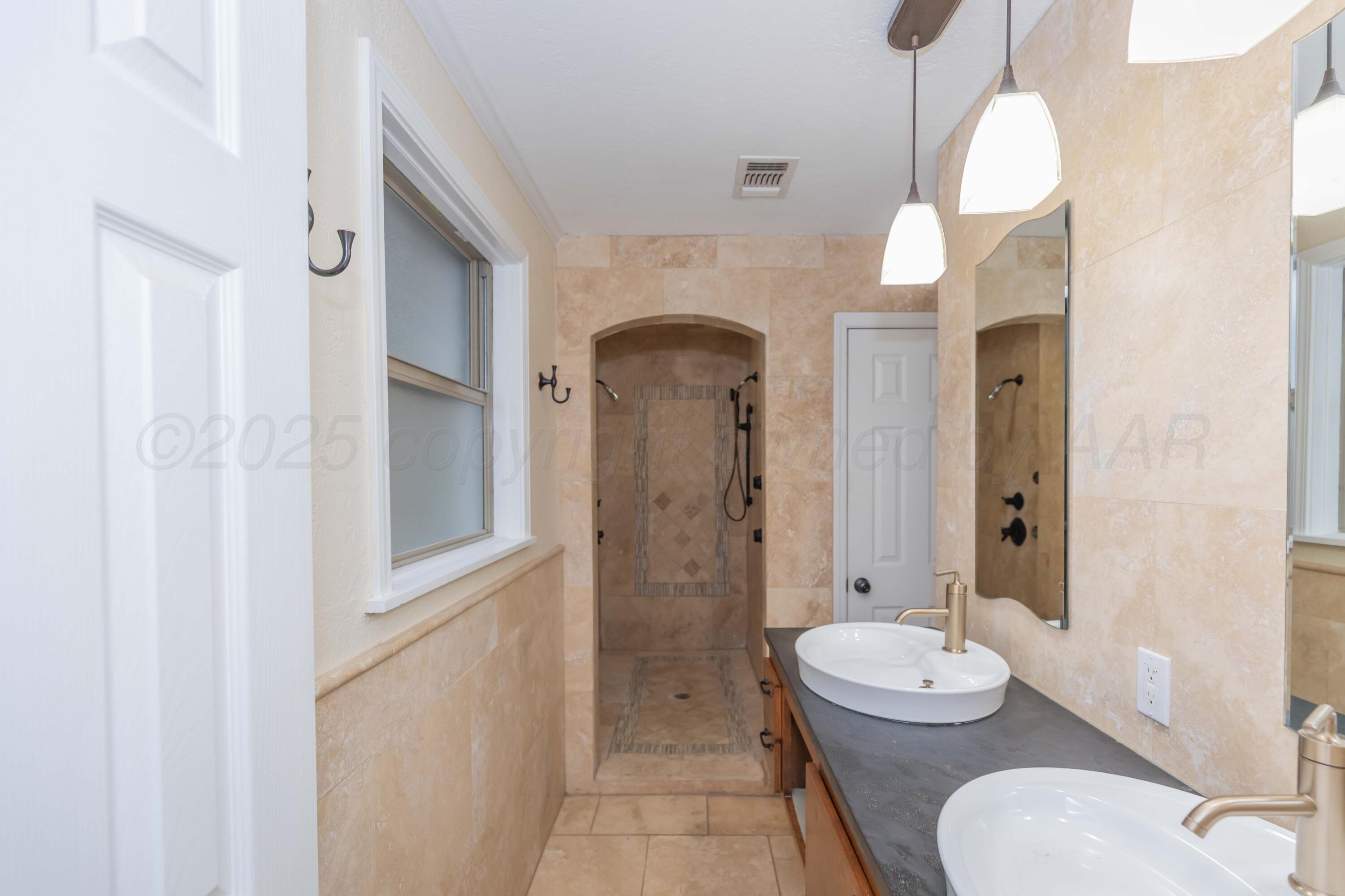 1506 Crockett Street Property Photo 31