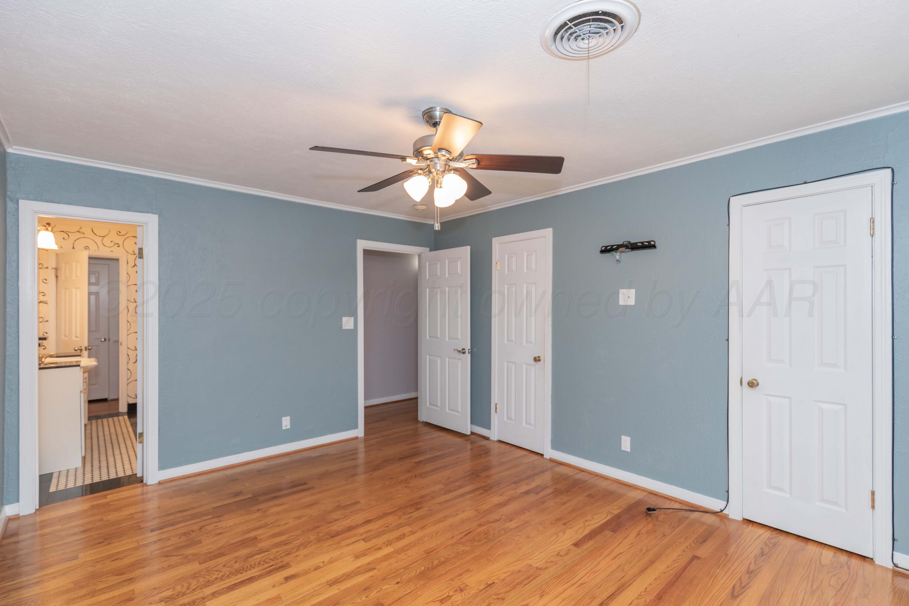 1506 Crockett Street Property Photo 38