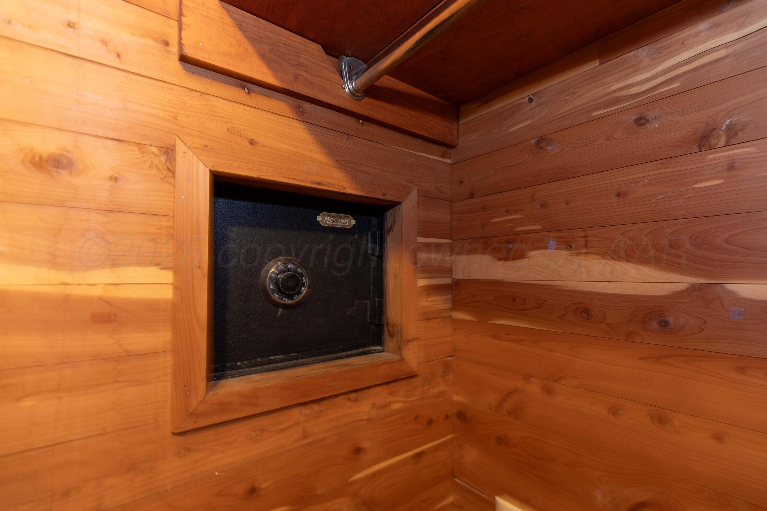 1506 Crockett Street Property Photo 48