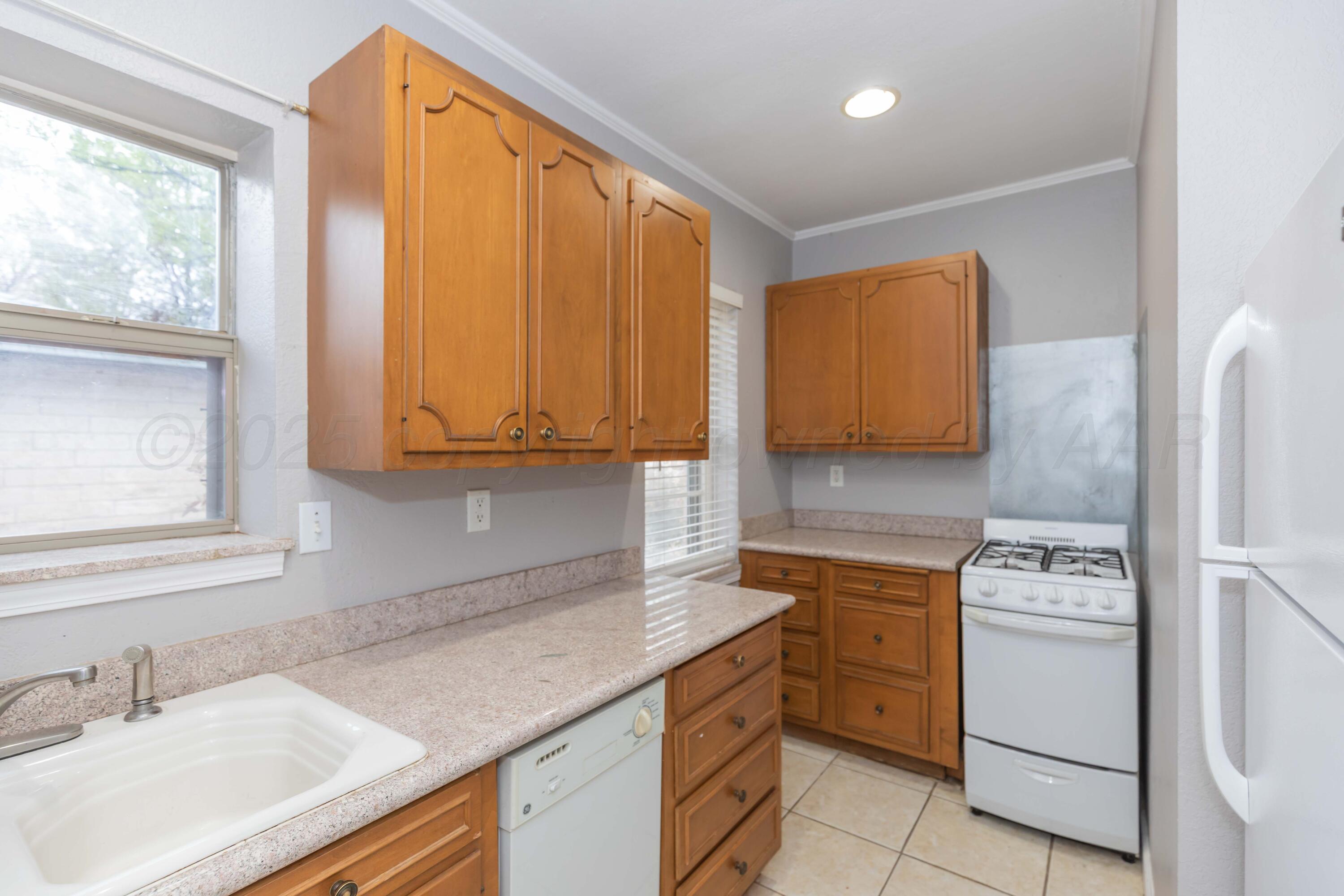 1506 Crockett Street Property Photo 51