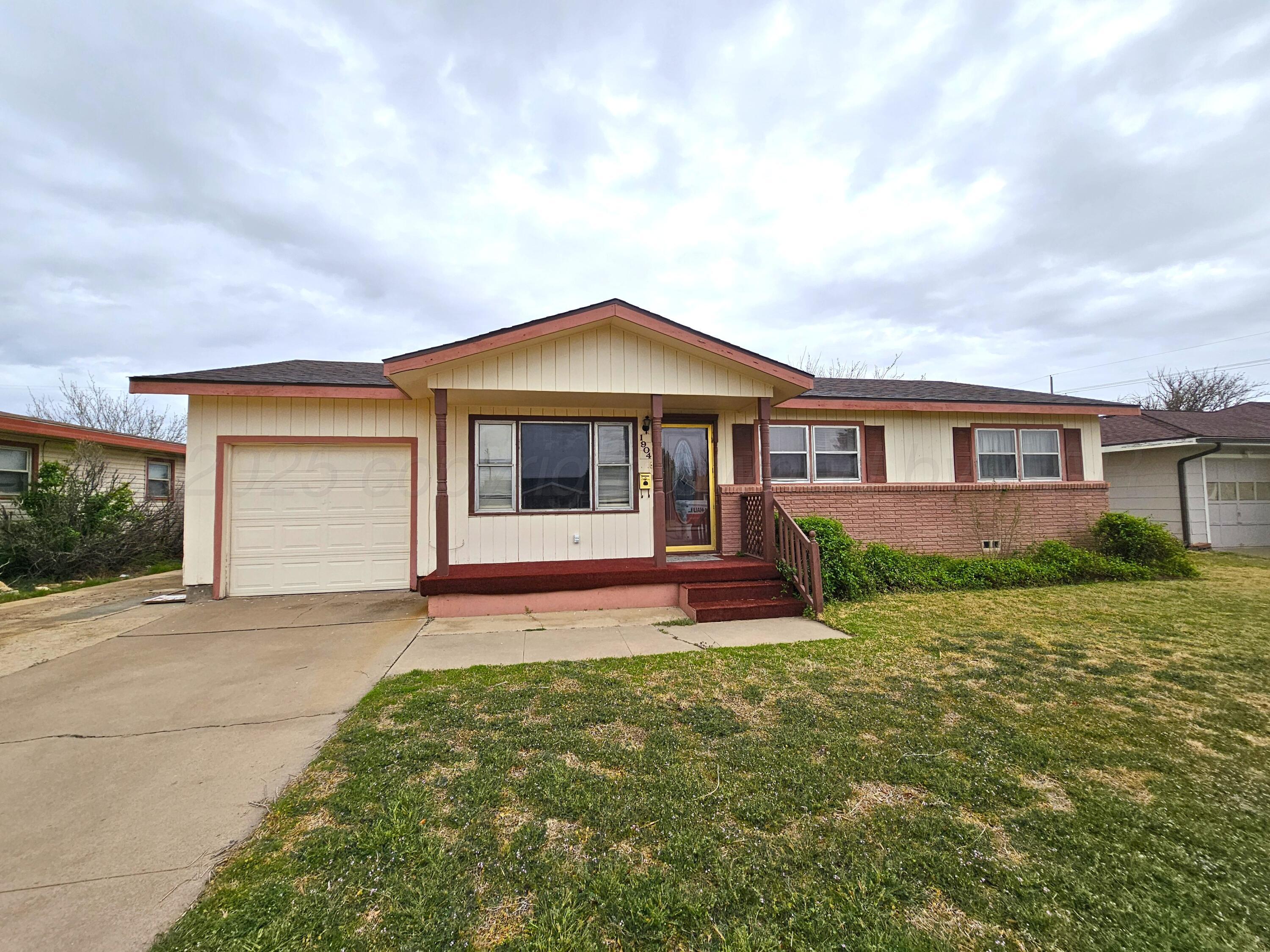 1904 N Dwight Street Property Photo