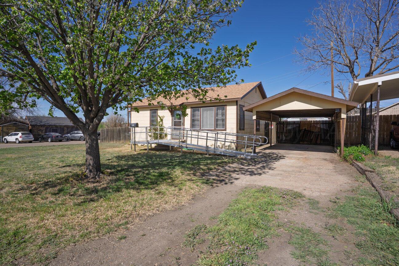 215 Butadieno Street Property Photo