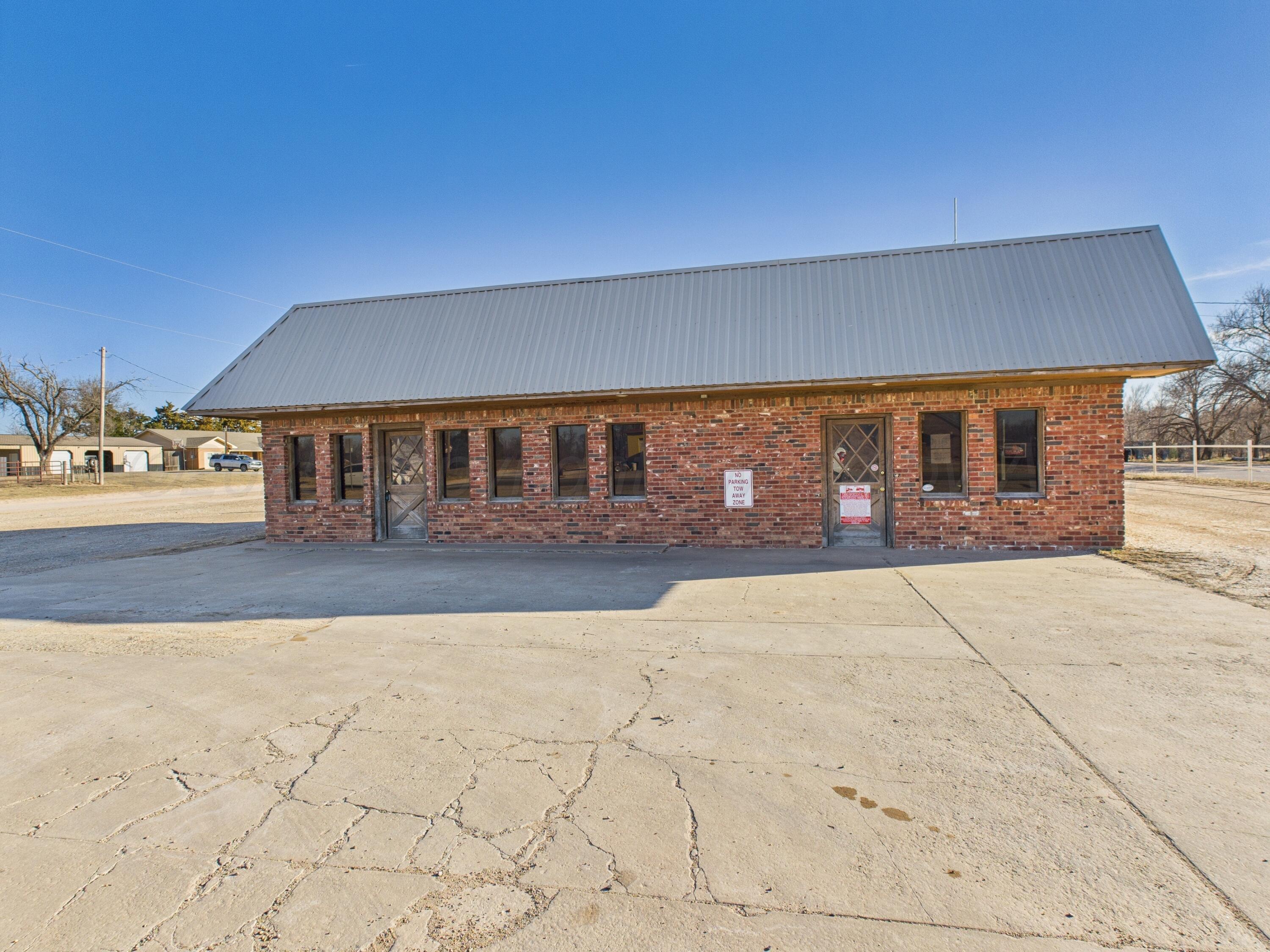 710 E Oklahoma Avenue Property Photo