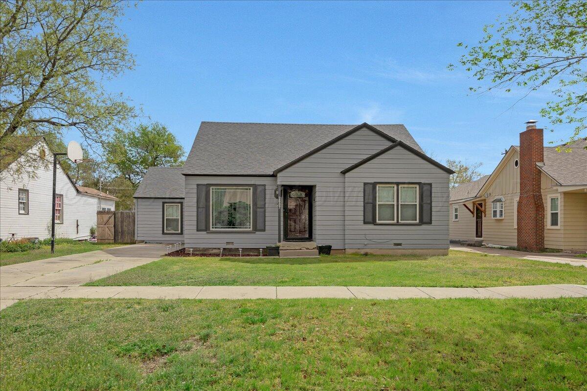2607 S Van Buren Street Property Photo