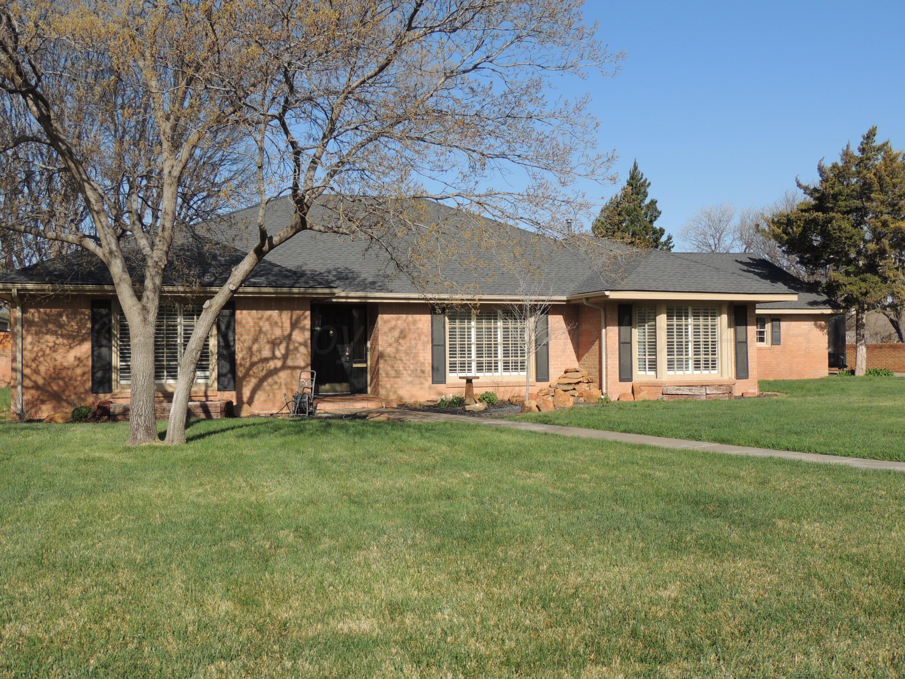 205 N Texas Avenue Property Photo