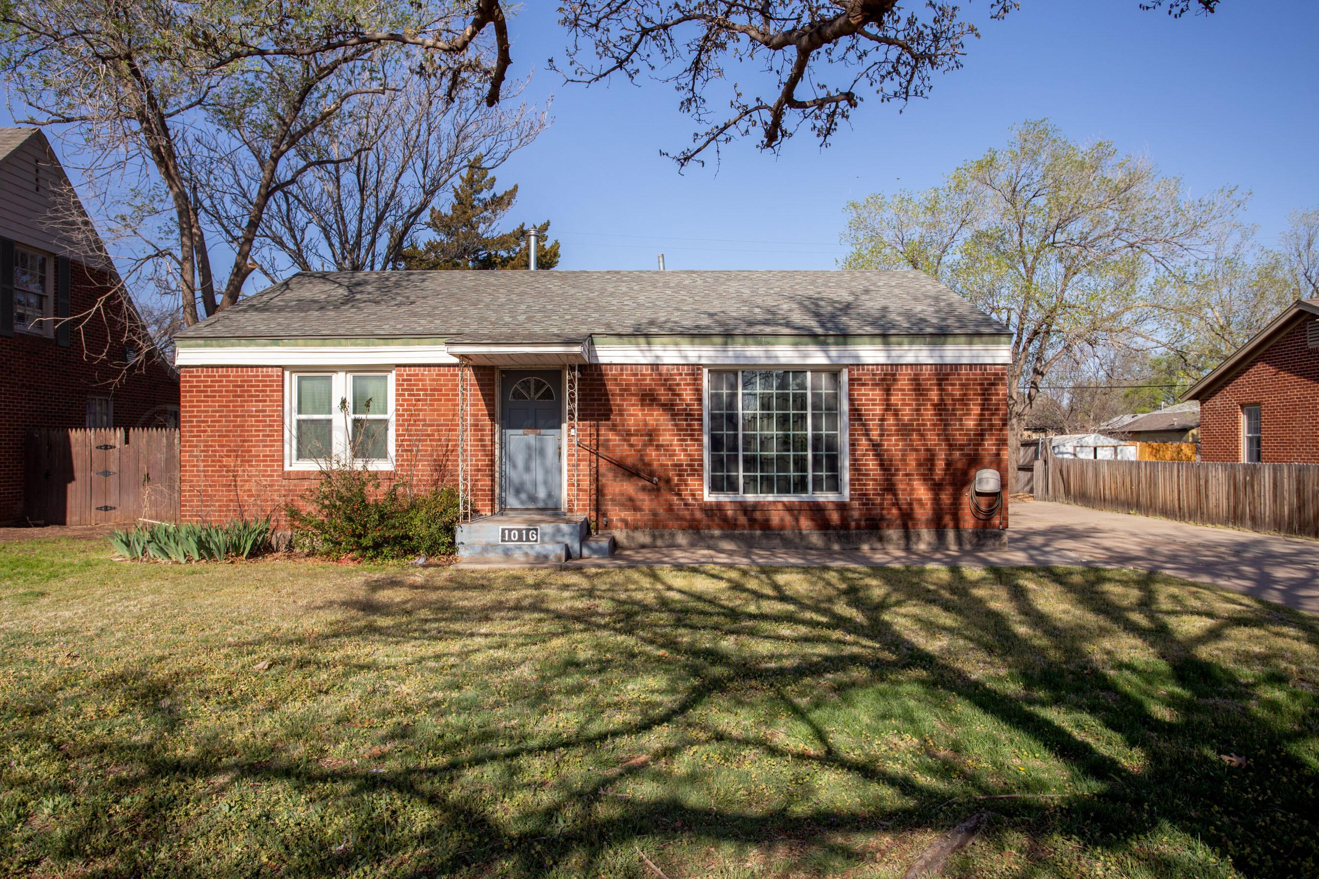 1016 S Milam Street Property Photo