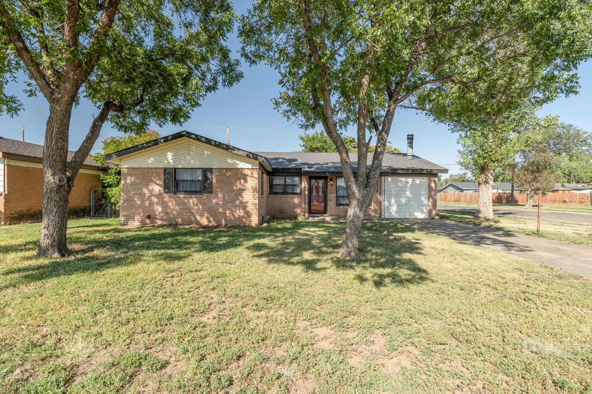 3200 Dunaway Street Property Photo 1