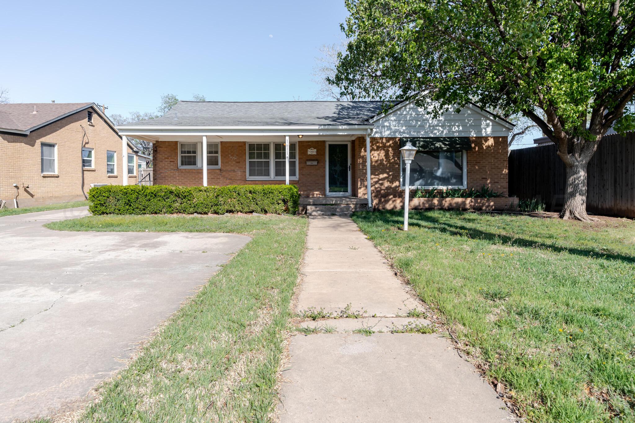 1611 Crockett Street Property Photo