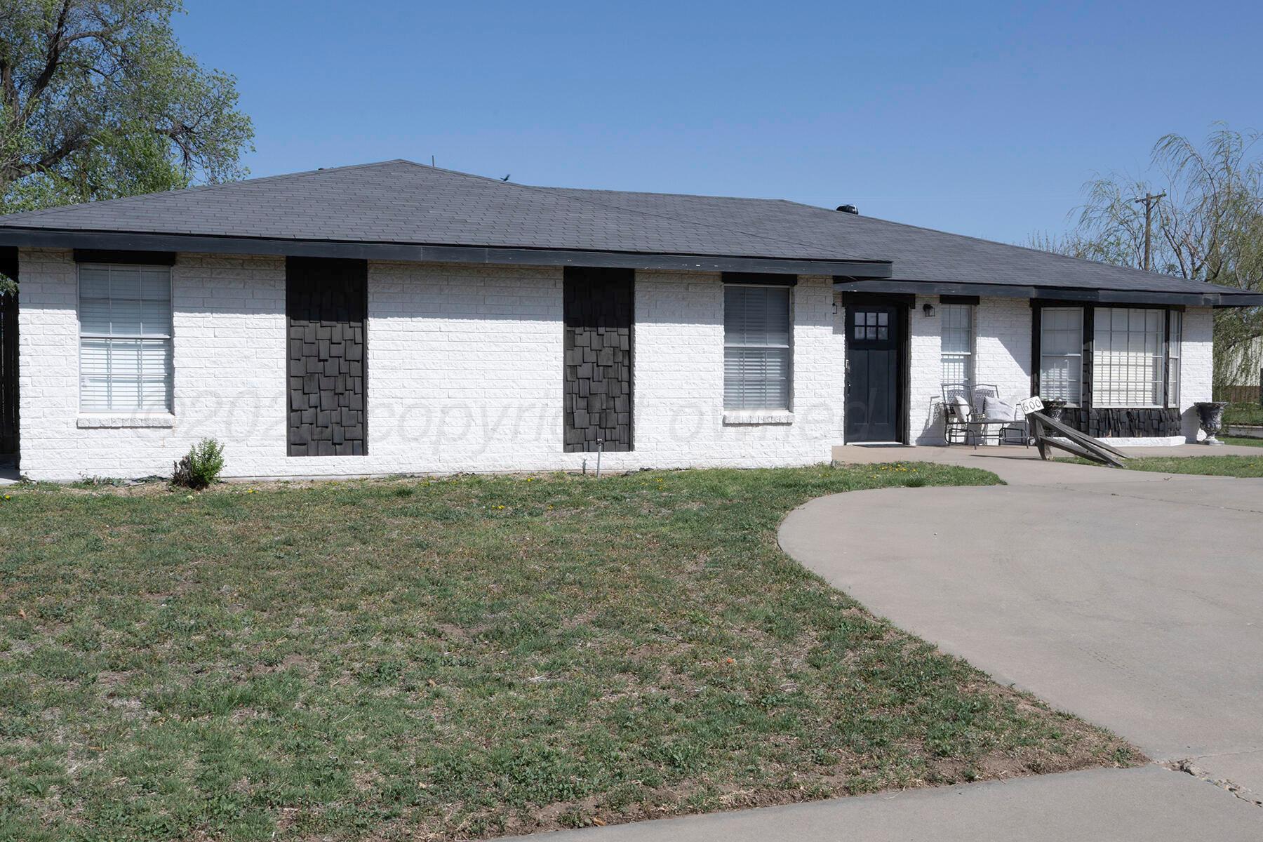 600 Forrest Drive Property Photo
