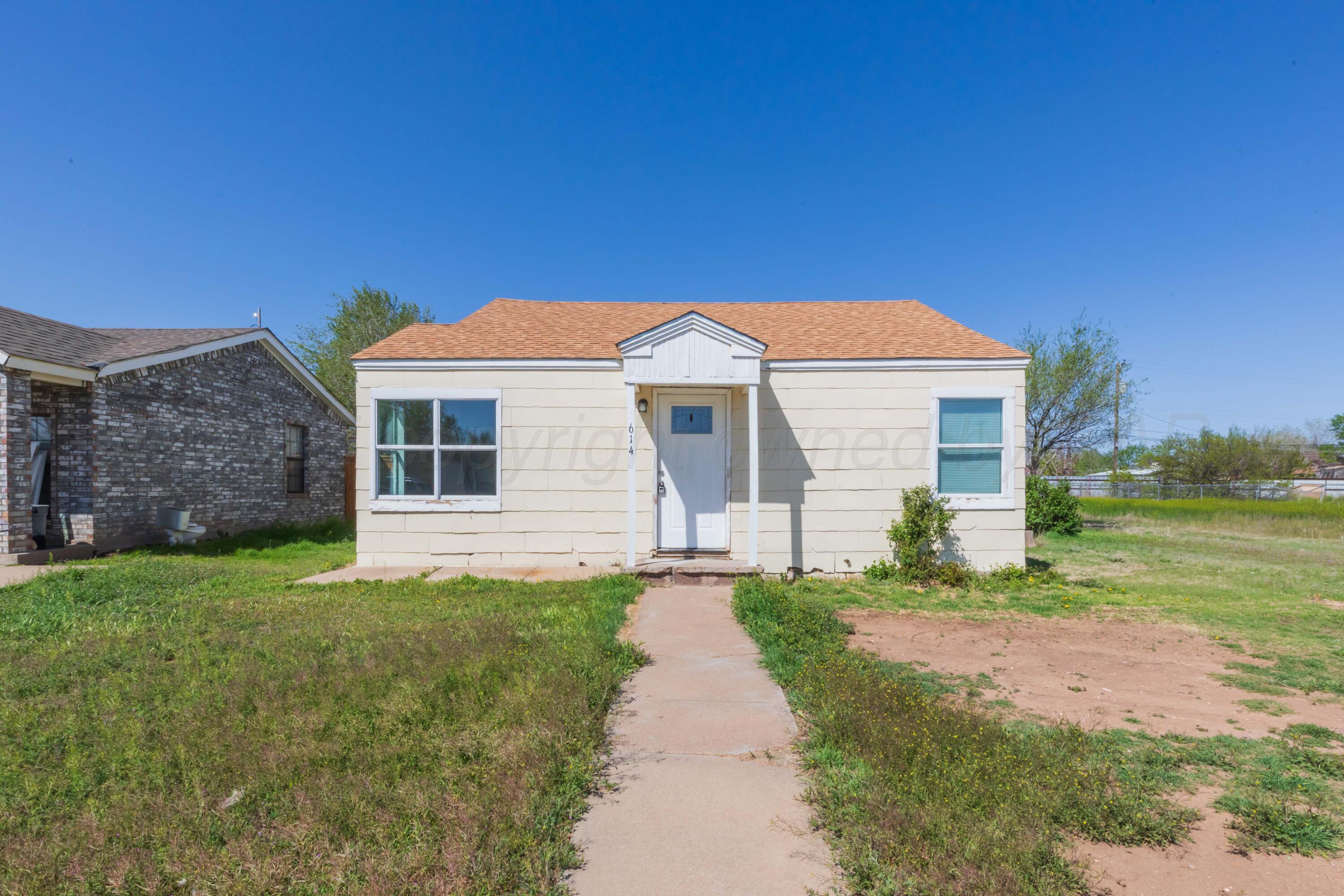 614 S Dallas Street Property Photo