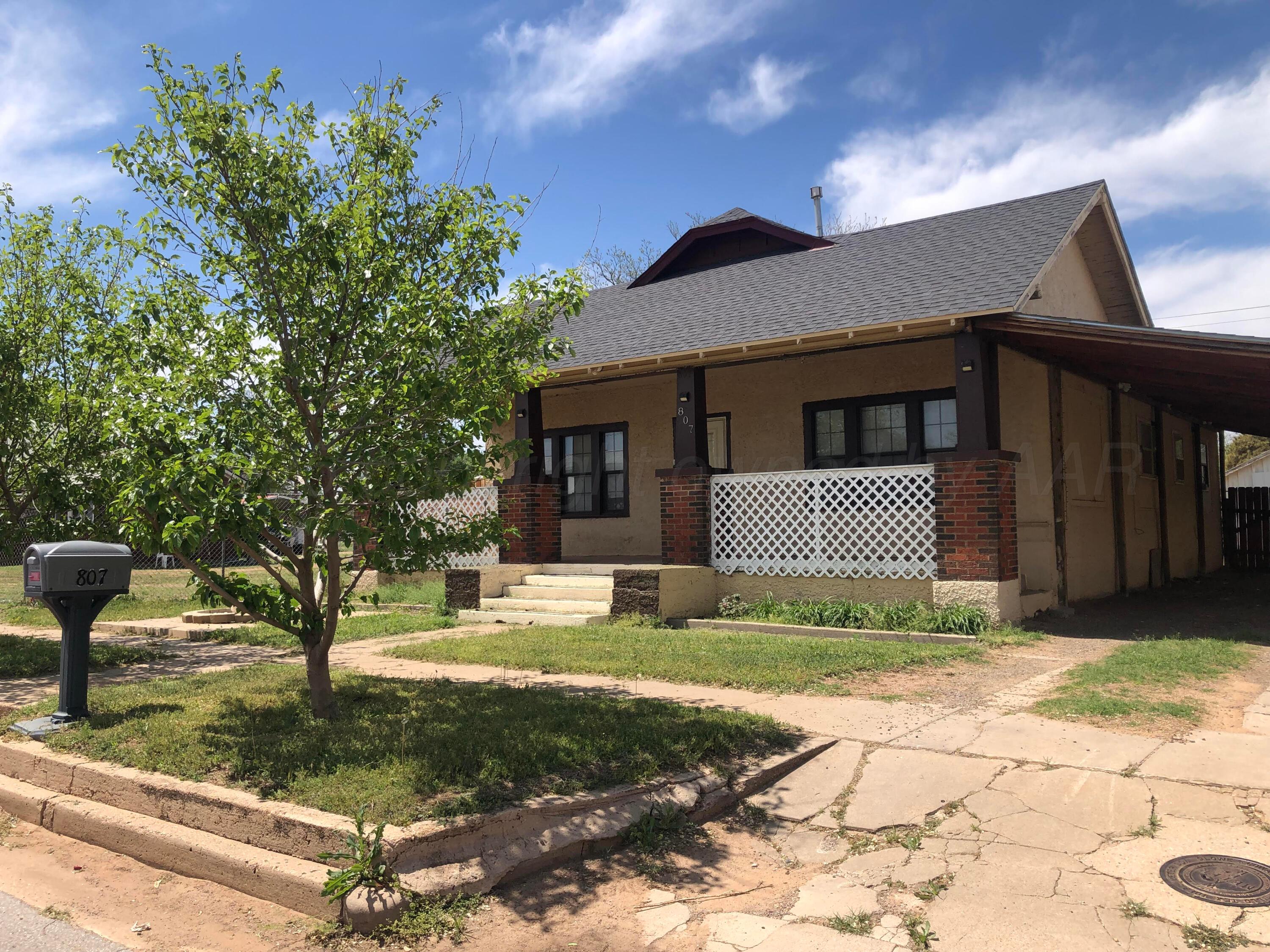 807 Bowie Street Property Photo