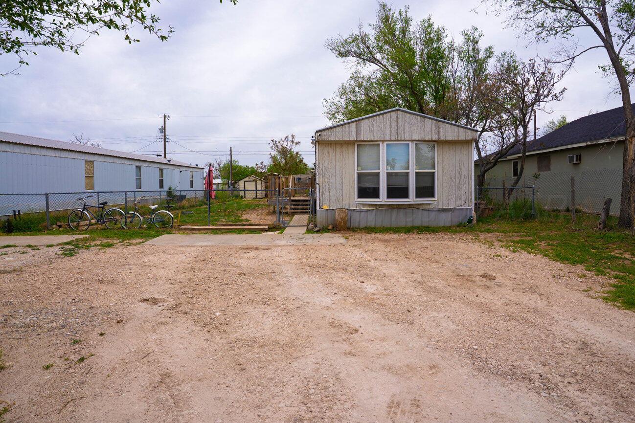 910 S Sampson Street Property Photo