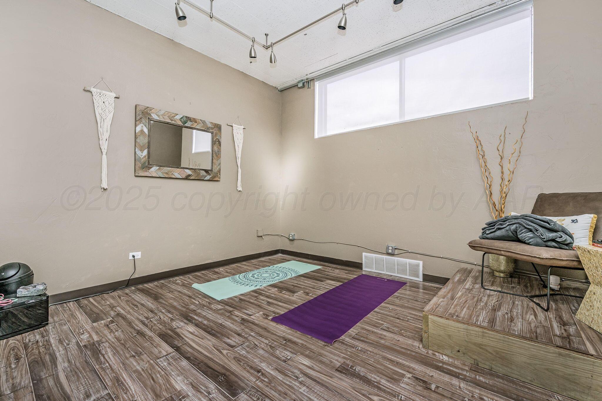 1610 5th Avenue Property Photo 9