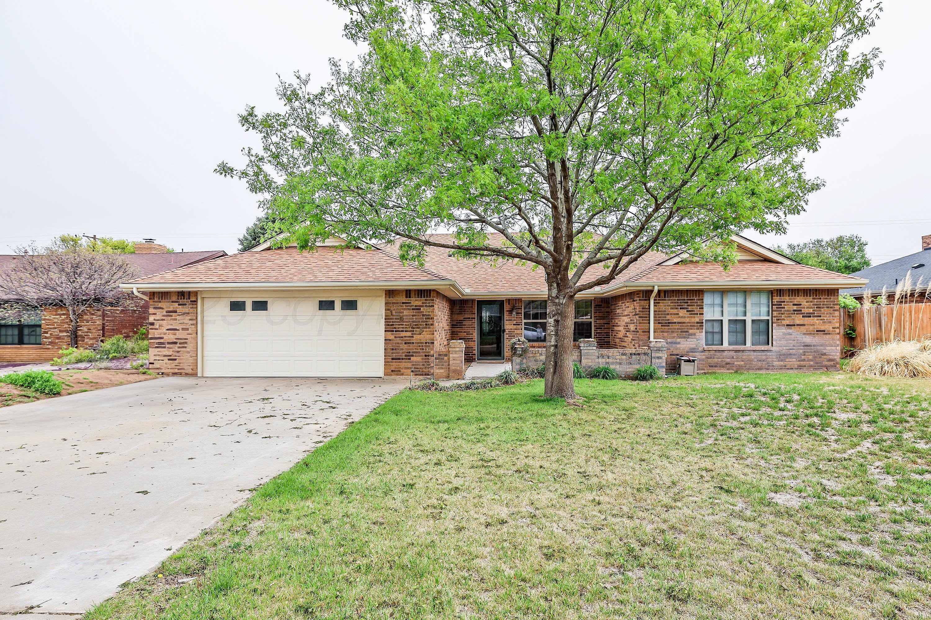 1005 Bennett Drive Property Photo 1