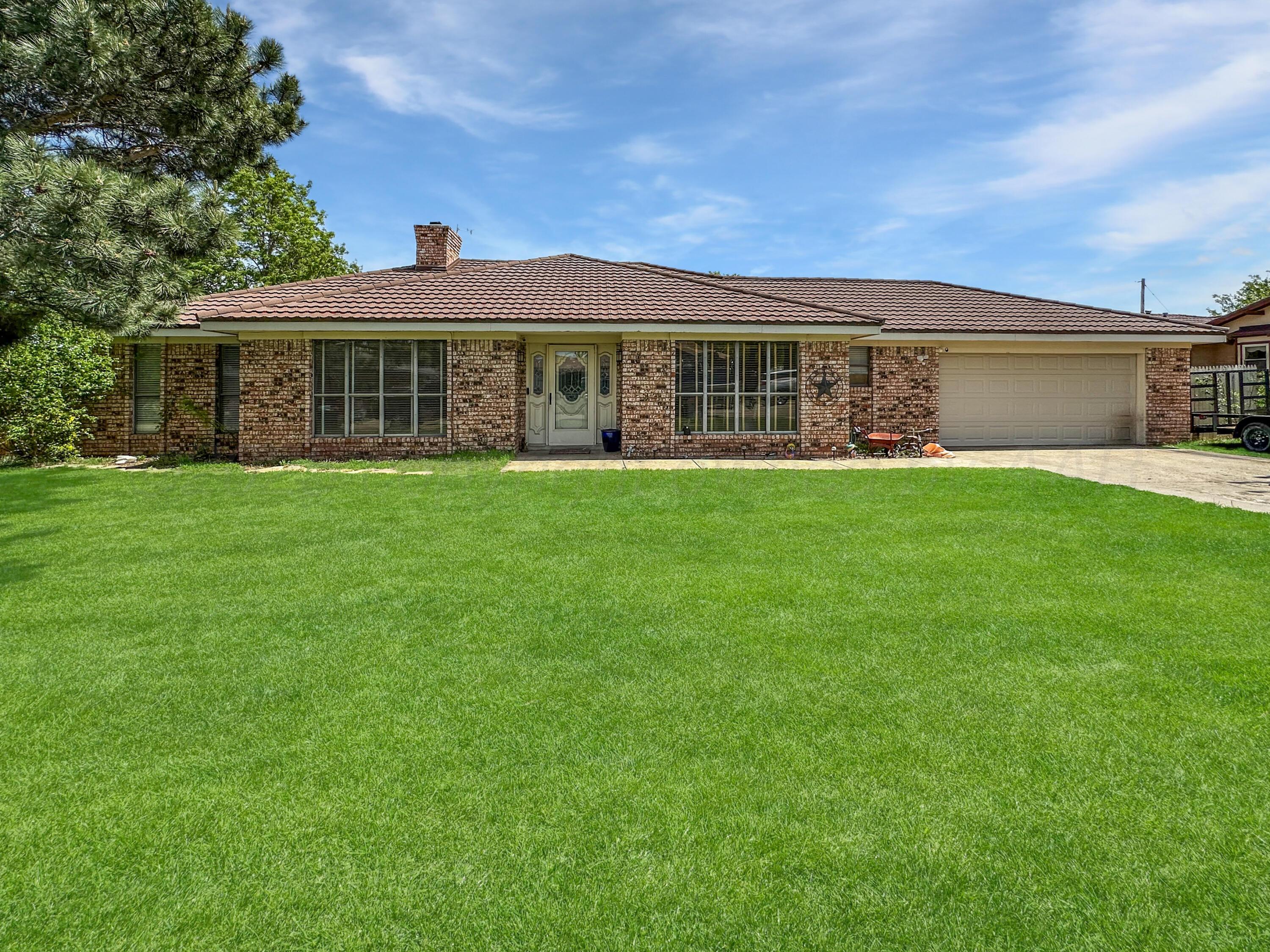 307 Pinehurst Street Property Photo