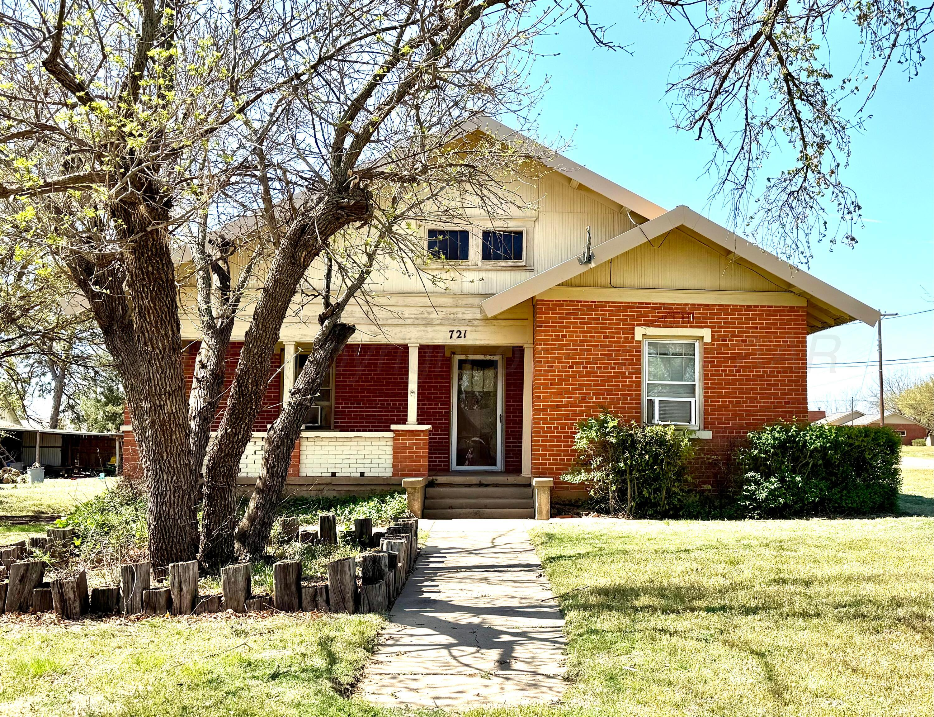 721 7th Street Property Photo 1
