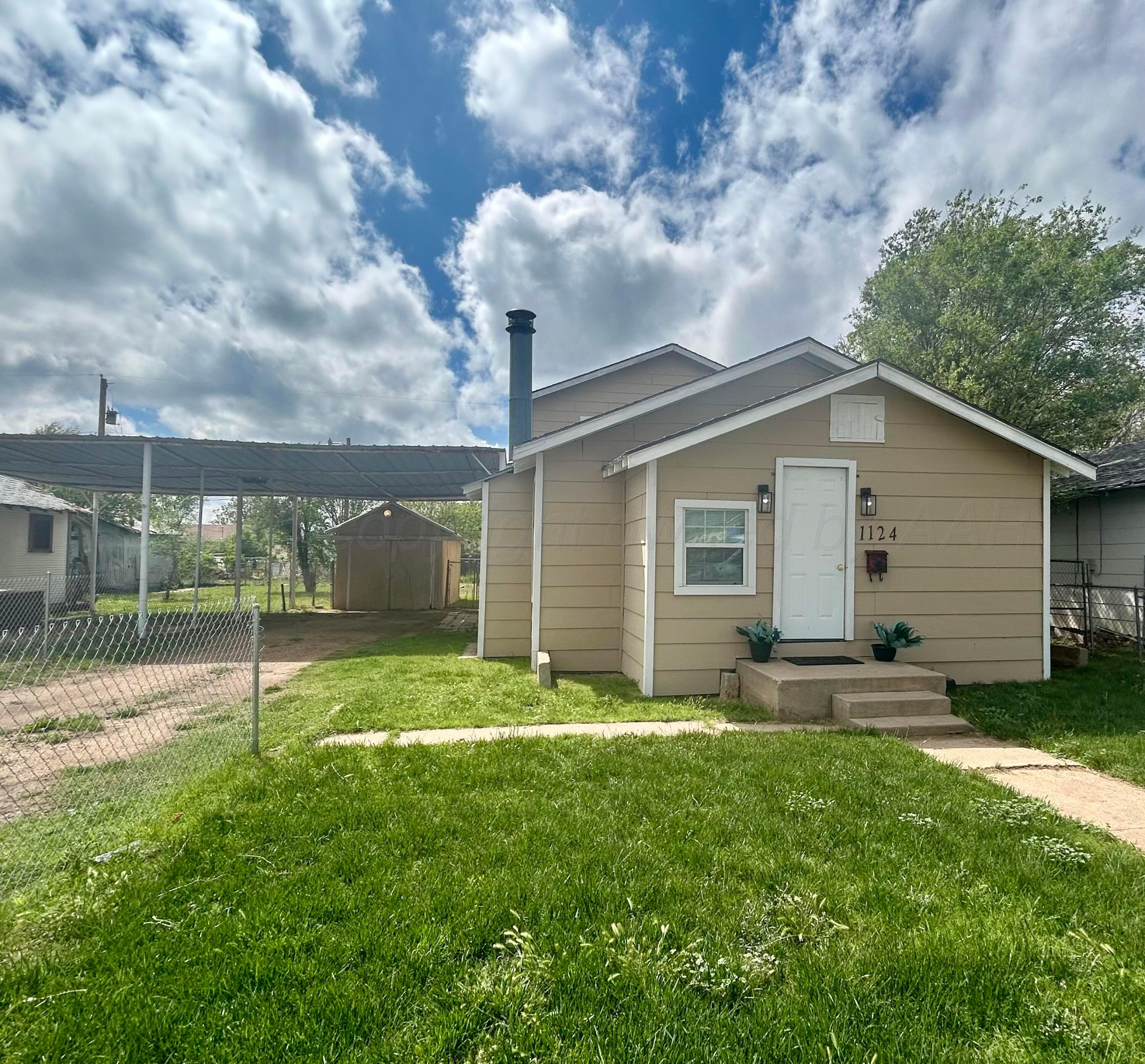 1124 S Sumner Street Property Photo