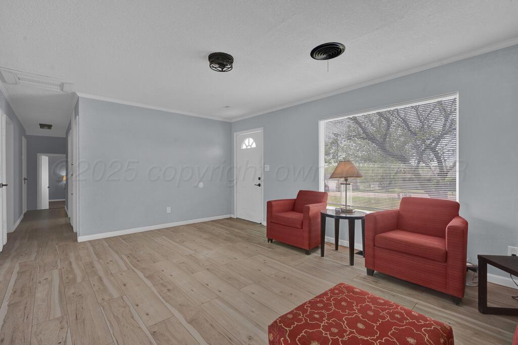 912 W Bonita Avenue Property Photo 4
